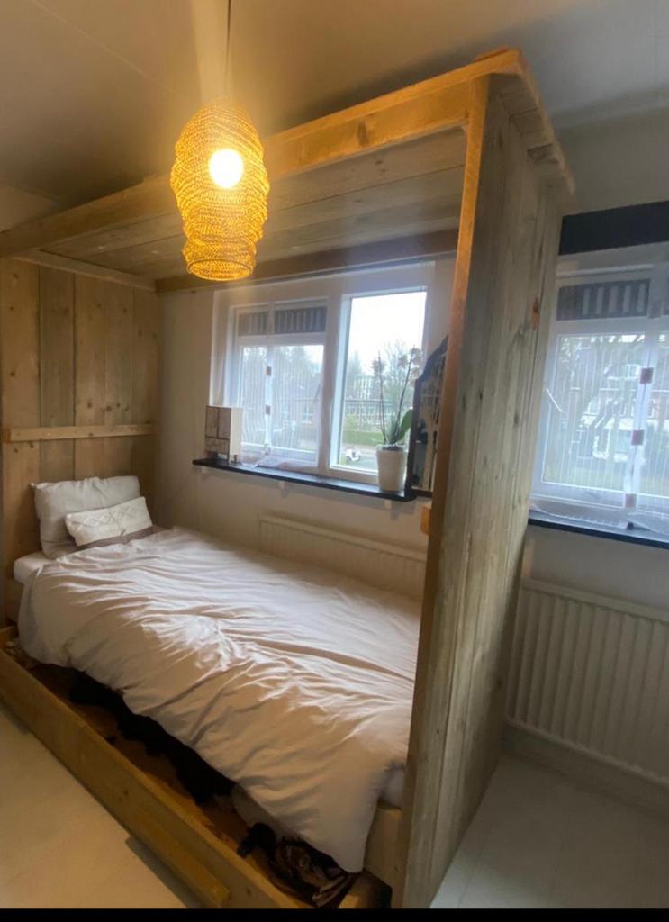Steigerhouten bedstee met opbergruimte, Ophalen, Gebruikt