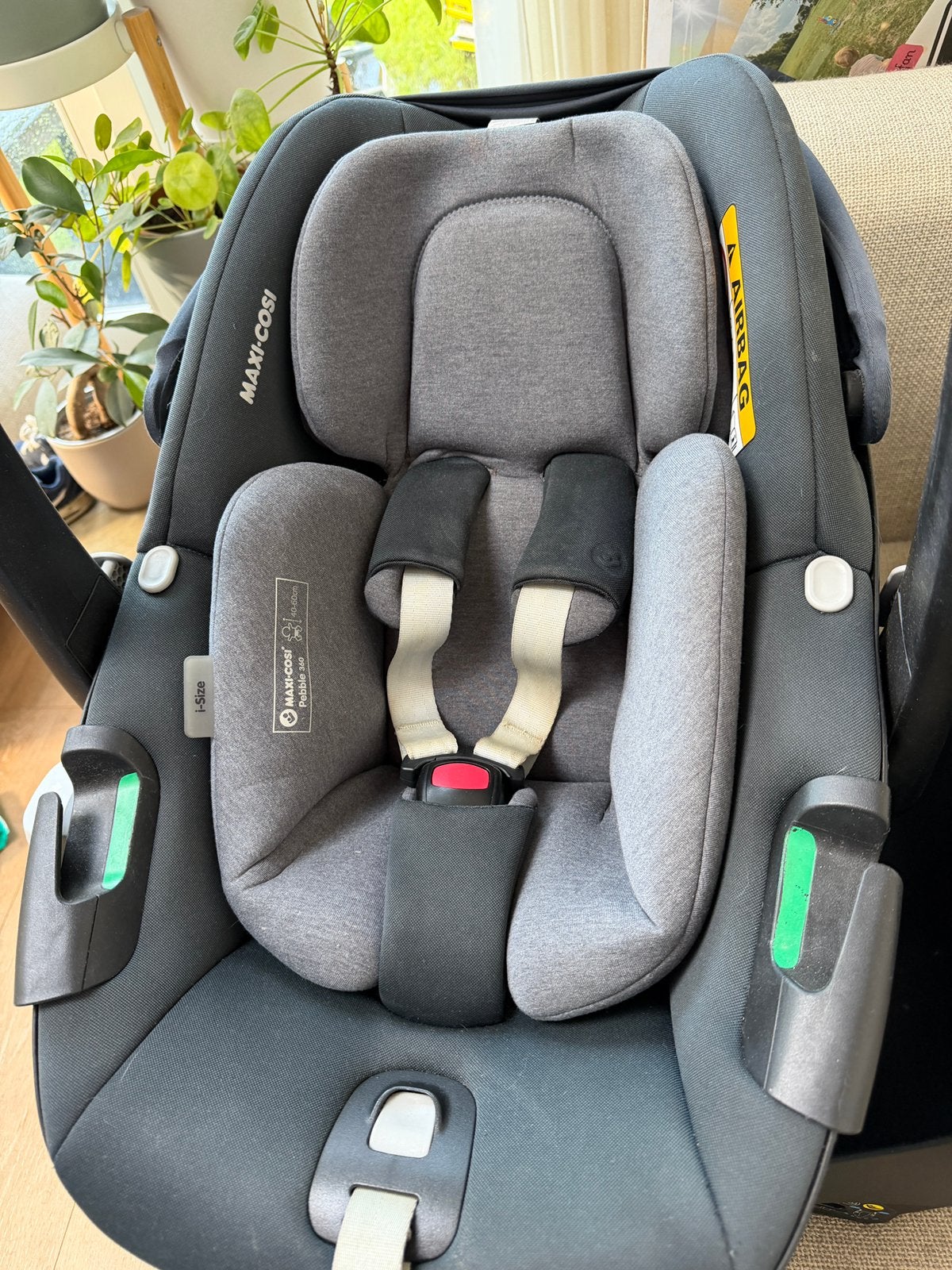 Zo goed als nieuw Maxi-Cosi Pebble 360 i-Size autostoel kind, Autogordel of Isofix, Zo goed als nieuw, 0 t/m 13 kg, Maxi-Cosi