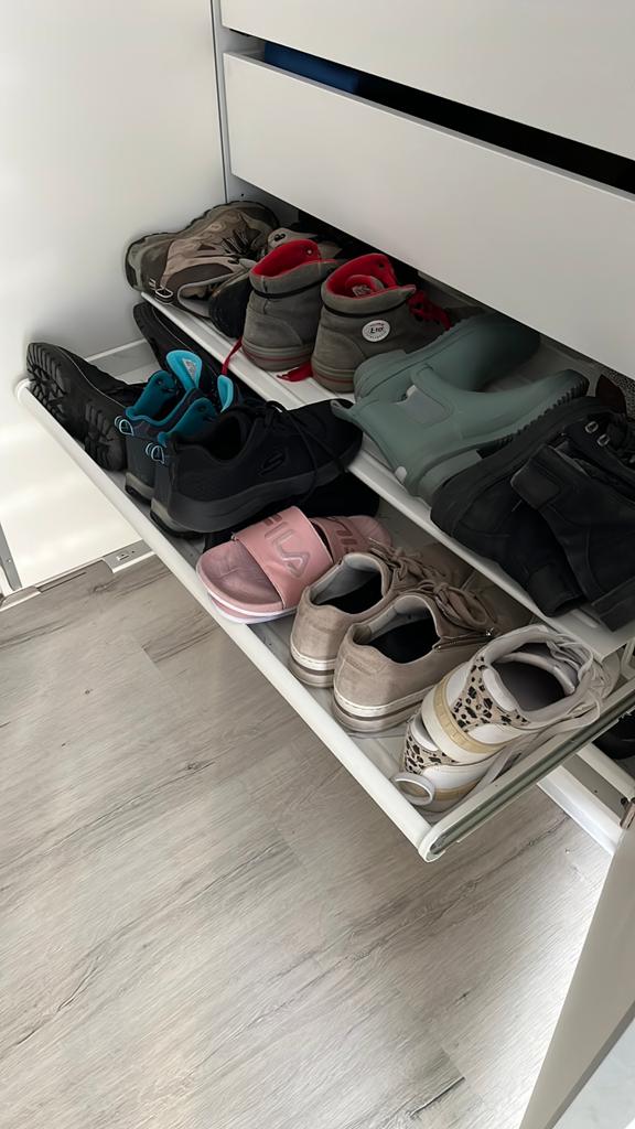 Te koop Ikea komplement wit uitschuifbaar schoenenrek, Ophalen, Zo goed als nieuw