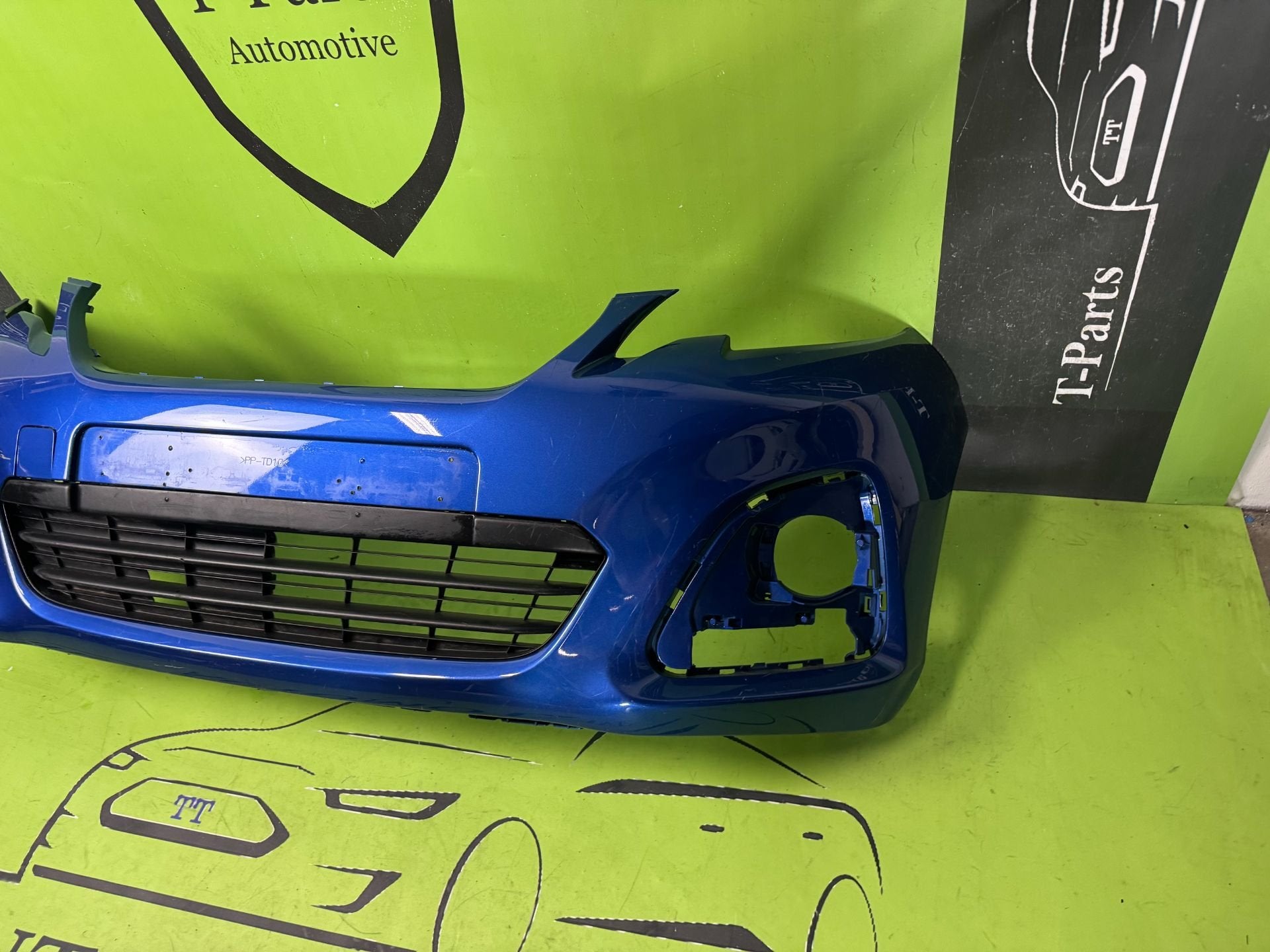 peugeot 108 voorbumper bumper, Auto-onderdelen, Taurusavenue 1
2132 LS  Hoofddorp, NL, Contact.group@renault.com, Stellantis N.V.