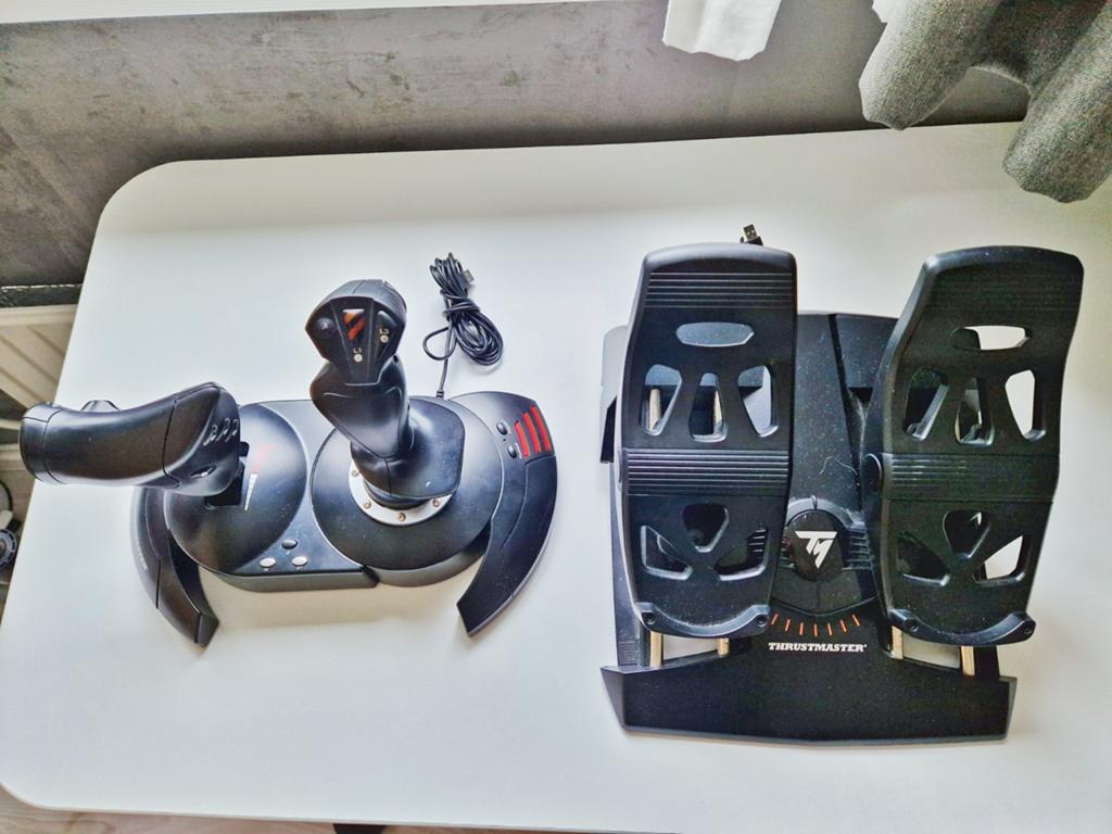 Thrustmaster rudder pedalen, joystick throtle tfrp en hotas, Computers en Software, Joysticks, Ophalen of Verzenden, Gebruikt