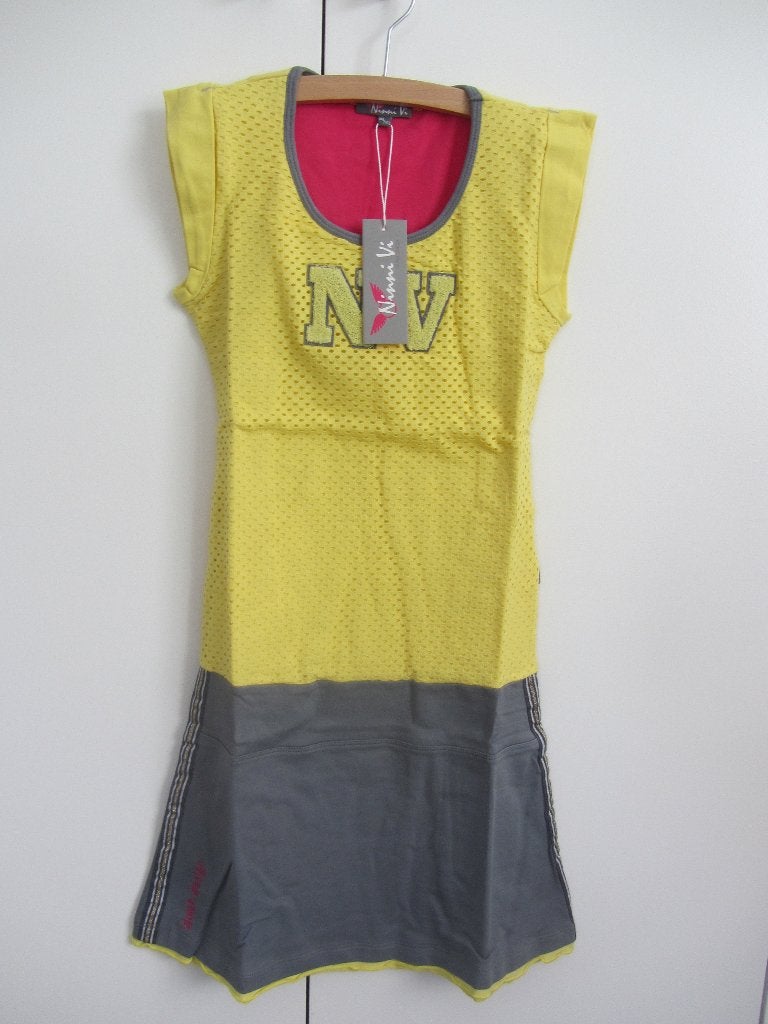Nieuwe geel/grijze zomerjurk Ninni Vi maat 146, Ophalen of Verzenden, Nieuw, Meisje, Jurk of Rok