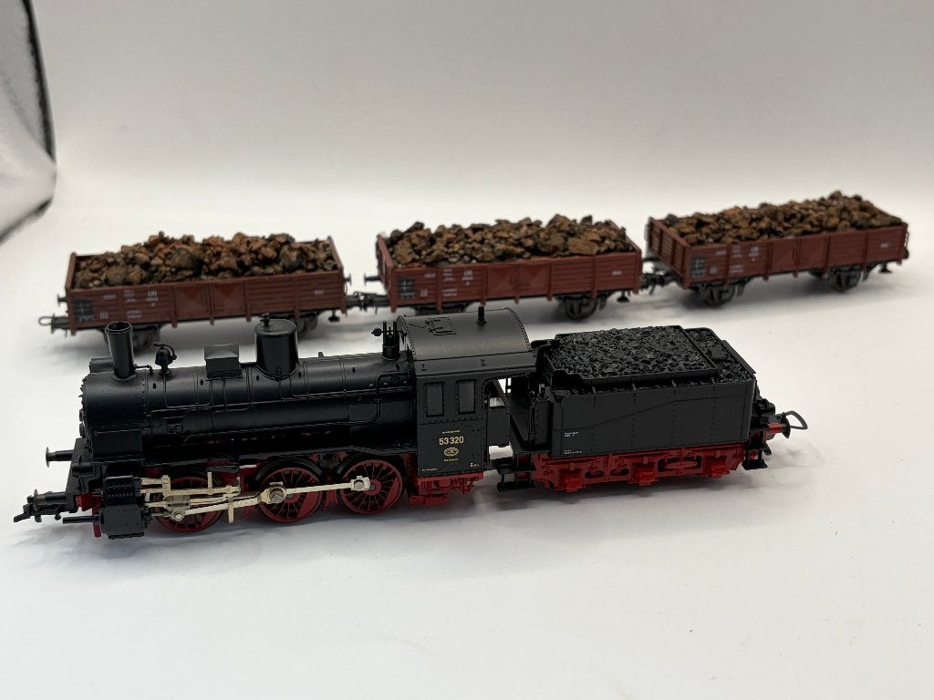 Fleischmann stoomlocomotief en 3 stuks Roco lageboord wagons, Hobby en Vrije tijd, Modeltreinen | H0, Gelijkstroom, Fleischmann
