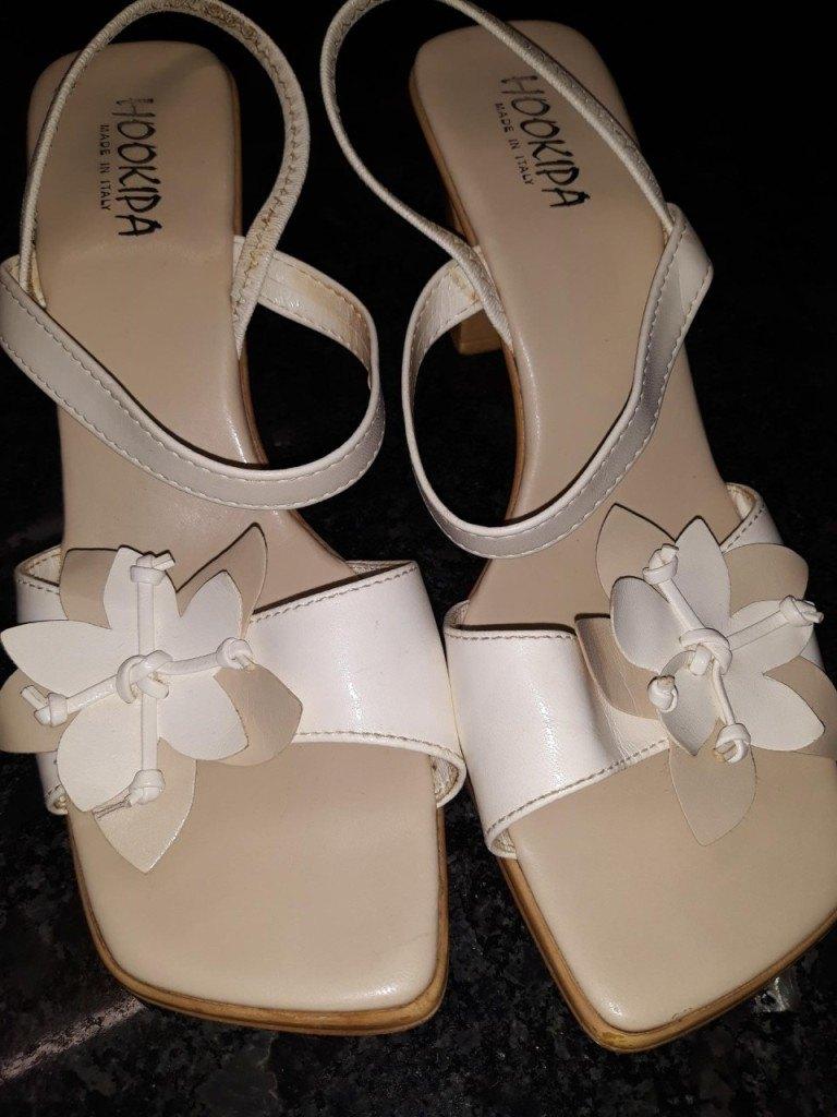 DAMES SCHOENEN. DE OPEN SCHOENEN MT. 38 ZIJN NIEUW. LAKSCHOE, Kleding | Dames, Schoenen, Ophalen of Verzenden, Nieuw, Overige kleuren
