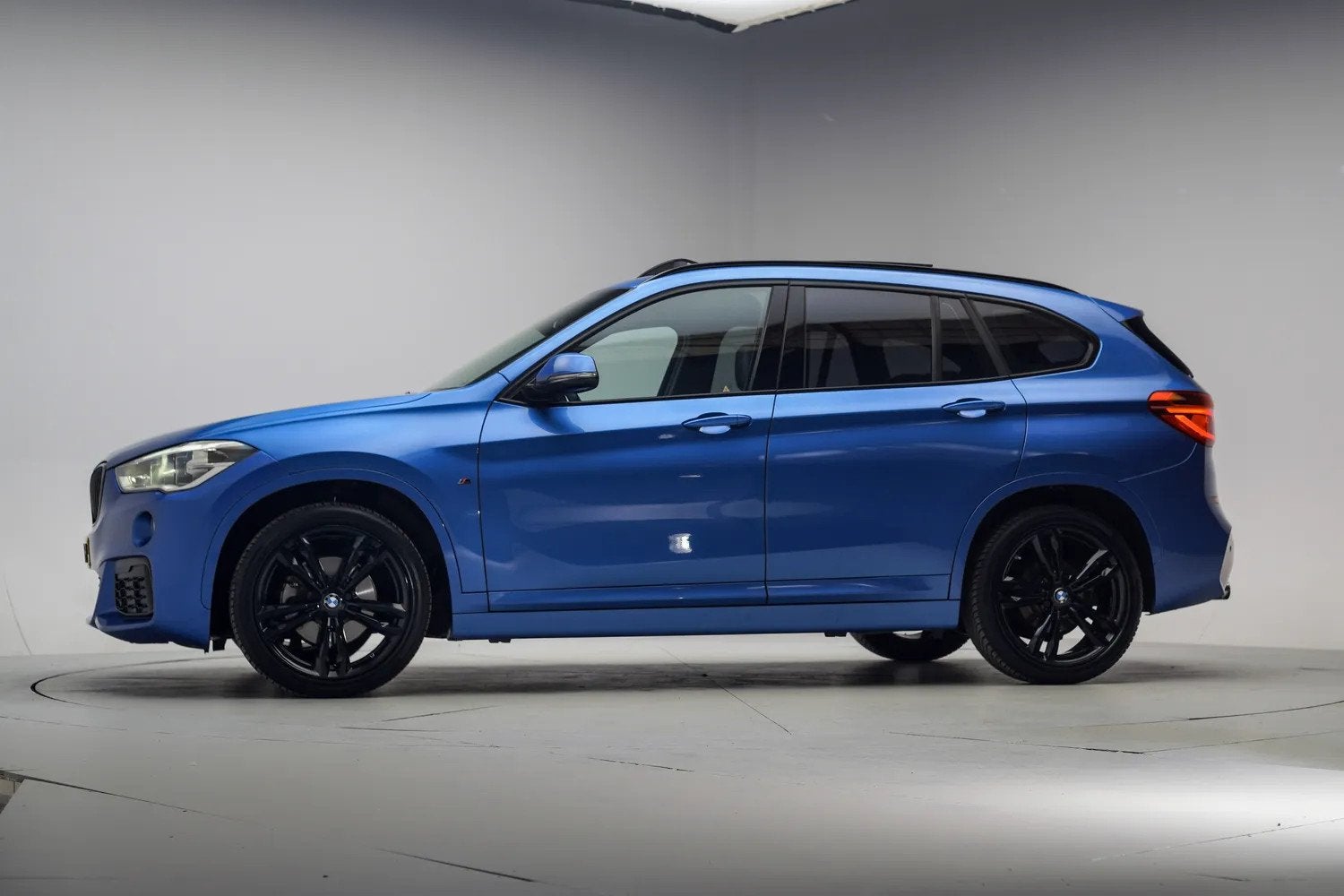 BMW X1 sDrive18i M Sport [ Panorama Navi Led ] (bj 2017), Auto's, BMW, X1, Automatische klimaatregeling, 136 pk, Gebruikt