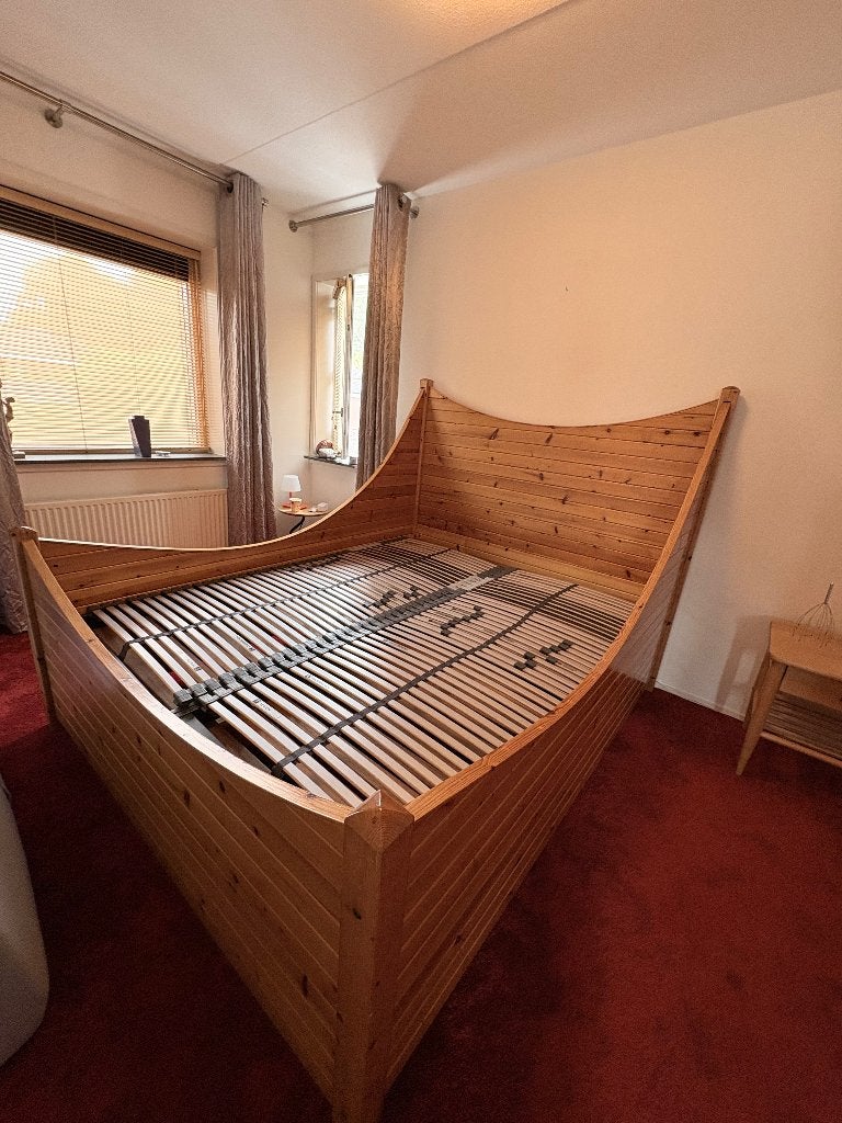 Uniek houten bed met planken bodem plus lattenbodems, Ophalen, Gebruikt, Bruin, Tweepersoons