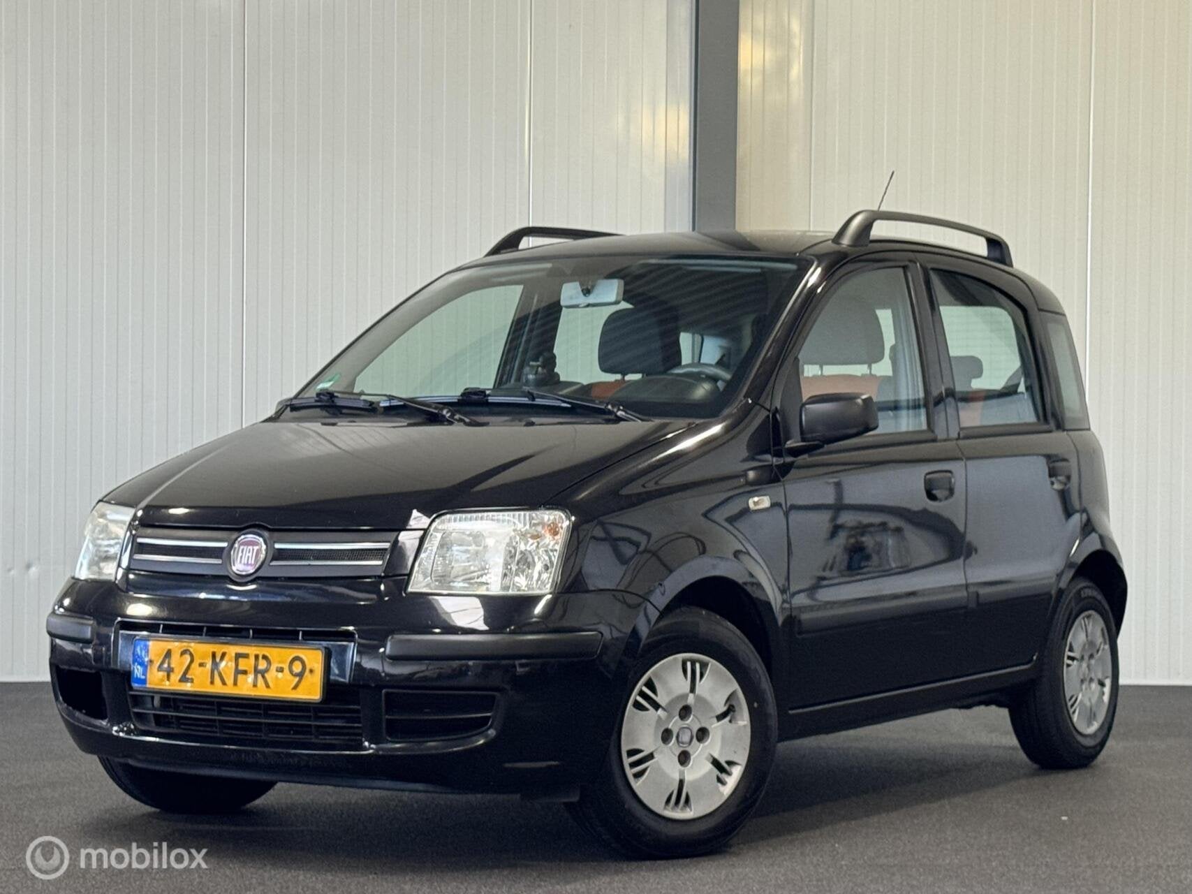 Fiat Panda 1.2 Emotion [ INRUILKOOPJE ], Voorwielaandrijving, Elektrische ramen, 1242 cc, Zwart