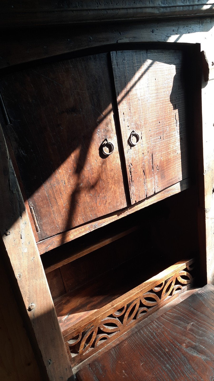 Antieke Houten Boeren Drank Kast met uitklapbaar blad, Ophalen