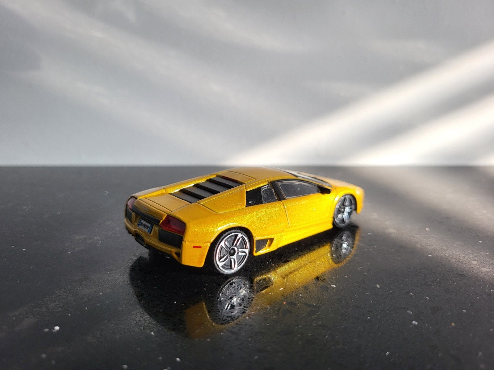Lamborghini Murcielago LP640 geel 1/43 Bburago, Ophalen of Verzenden, Zo goed als nieuw, Auto, Overige merken