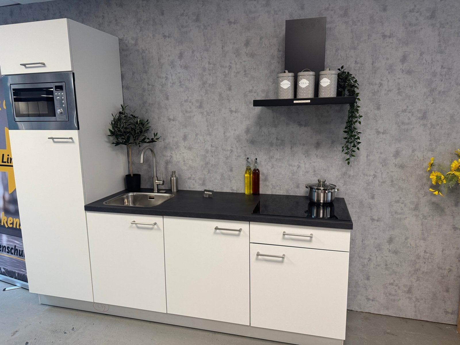 Complete keuken 240 cm met 4 apparaten, Huis en Inrichting, Keuken | Complete keukens, Wit, Nieuw, Enkelwandige keuken, Ophalen of Verzenden