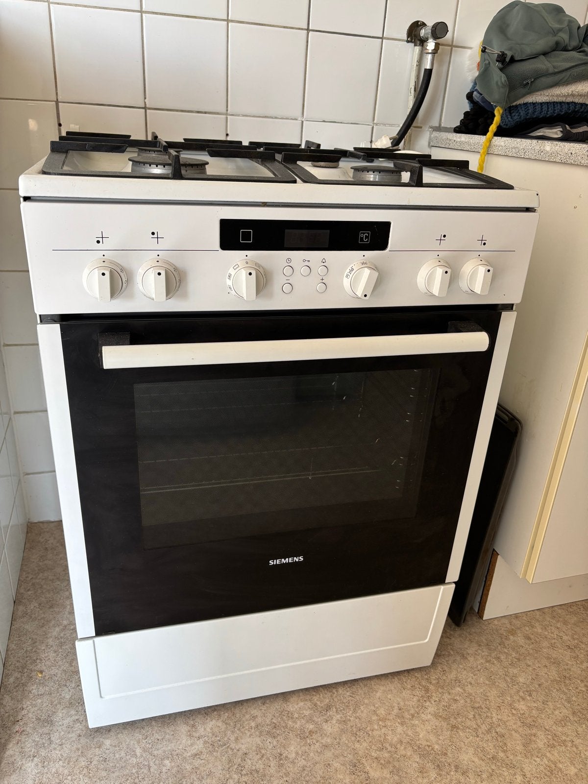 Siemens Vrijstaand Gasfornuis met Oven - Wit, Ophalen, Gebruikt, 60 cm of meer, 4 kookzones