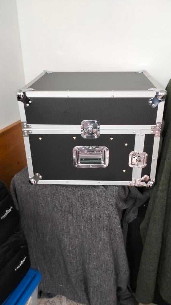 Stevige Flightcase - Ideaal voor apparatuurtransport, Ophalen, Zo goed als nieuw, Speaker of Versterker, Flightcase