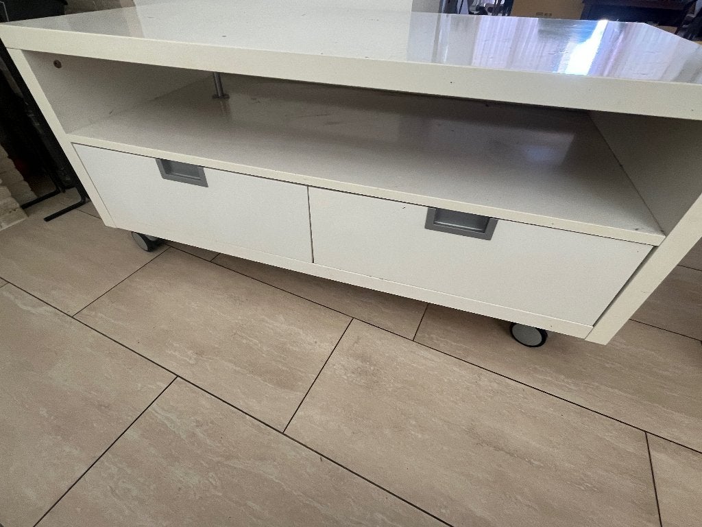 Gratis Tv IKEA meubel op te halen, Ophalen, Overige materialen, Gebruikt, 100 tot 150 cm