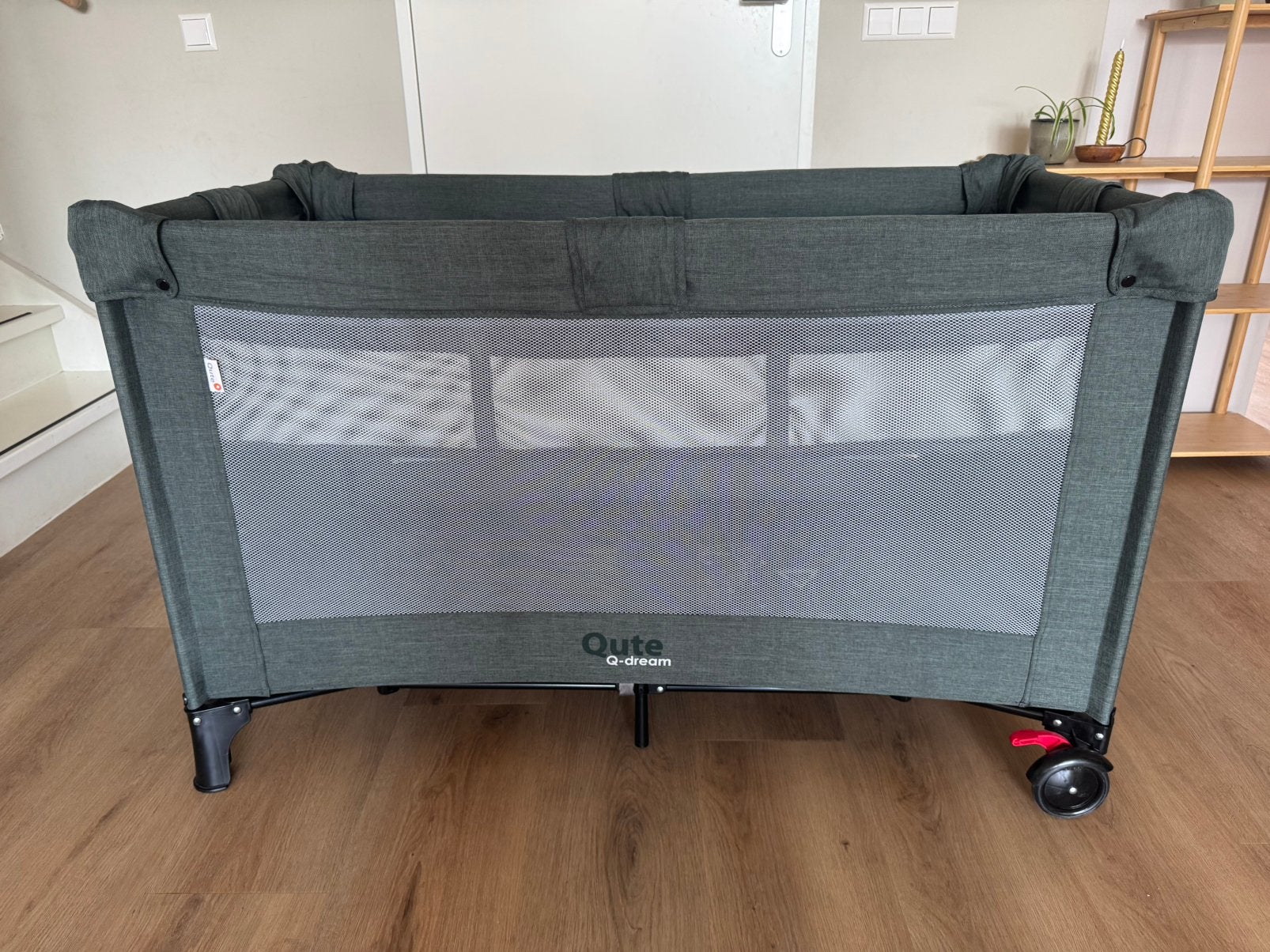 Qute Q-dream Campingbedje met matras en klamboe, Ophalen, Zo goed als nieuw, Reisbedje