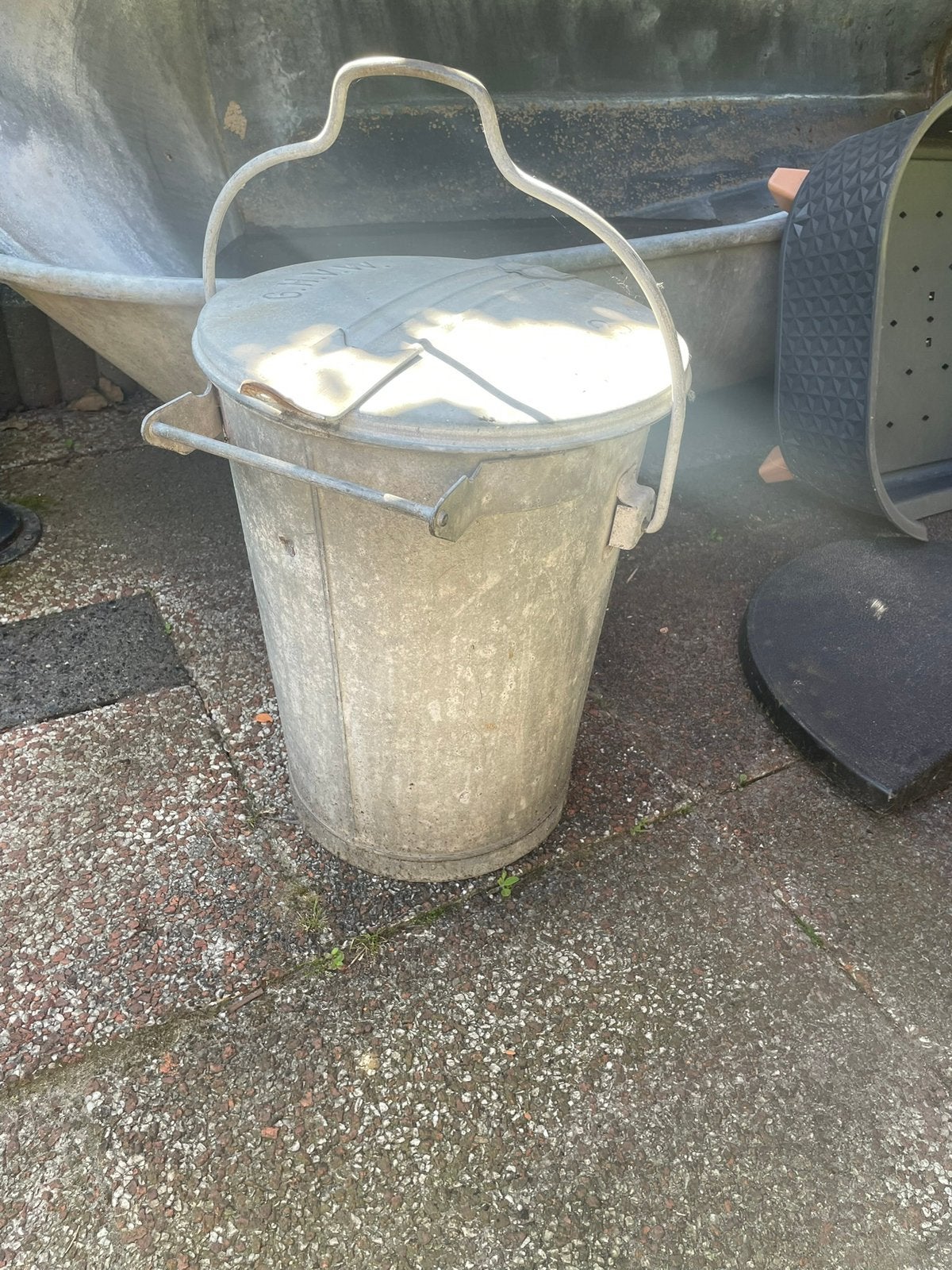 vuilnisbak a dam / r dam, Tuin en Terras, Ophalen, Zo goed als nieuw