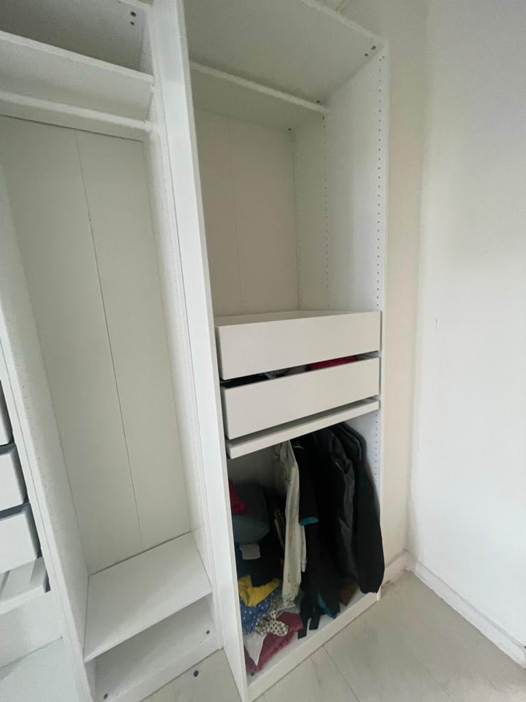 Witte kledingkast met lades en planken, Huis en Inrichting, Kasten | Kledingkasten, Ophalen, 200 cm of meer, Zo goed als nieuw