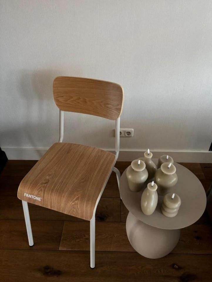 4 Pantone Univers Stoelen – Scandinavisch Design – NIEUW, Huis en Inrichting, Ophalen, Nieuw