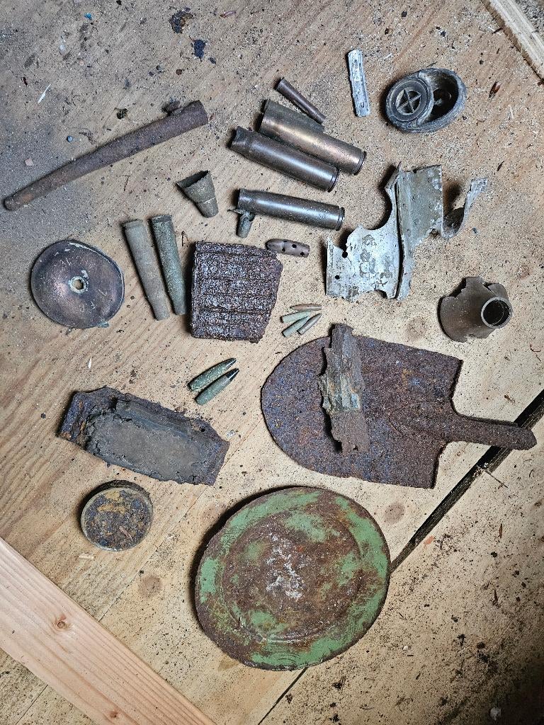 Lot ww2 bodemvondsten, Ophalen of Verzenden, Duitsland, Hulzen of Bodemvondsten