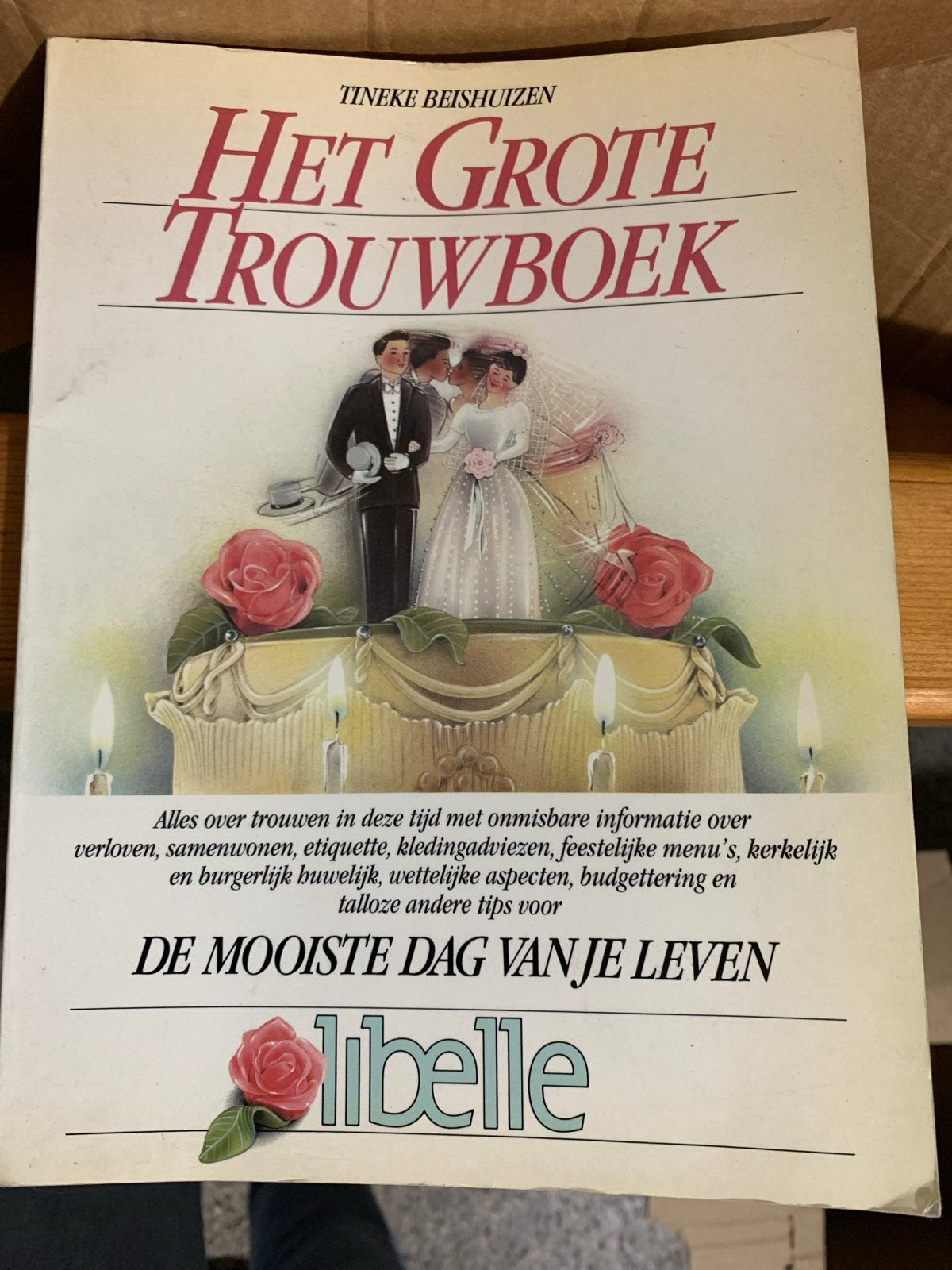 Het Grote Trouwboek - Tineke Beishuizen (Libelle), Ophalen of Verzenden, Zo goed als nieuw, Nederland