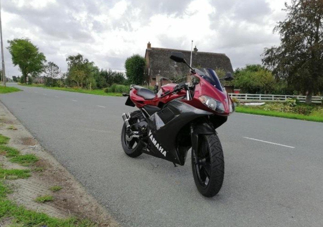Yamaha TZR50 | Rood/Zwart | Goede conditie, Fietsen en Brommers, Brommers | Overige merken, Ophalen, 6 versnellingen, Gebruikt