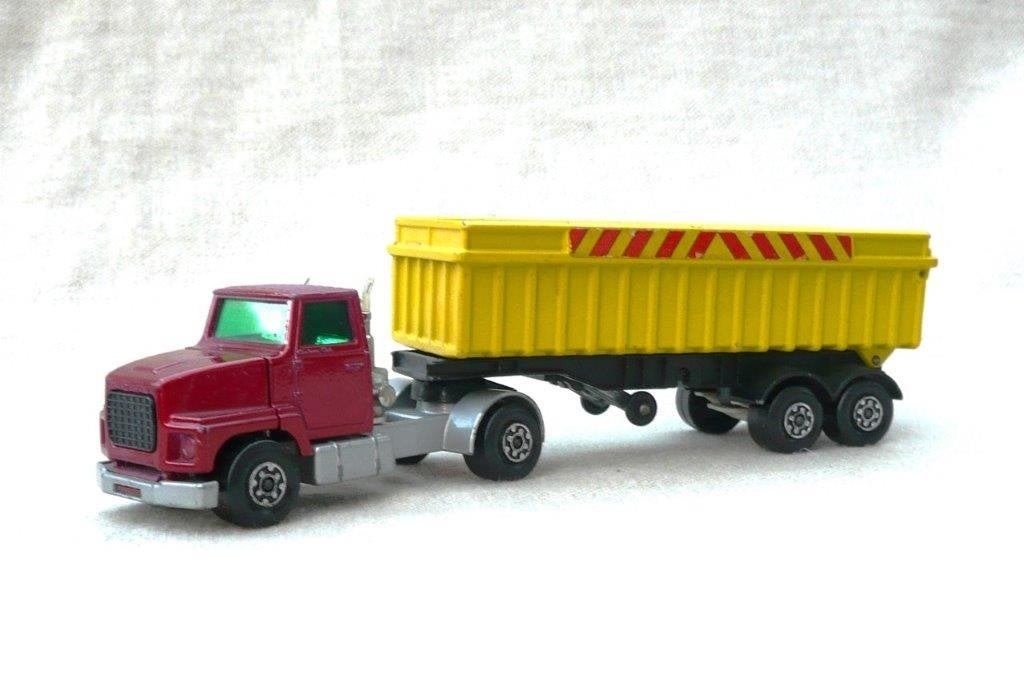 Matchbox K18 Usa ford lts met kiepoplegger, schaal 1/60., Ophalen of Verzenden