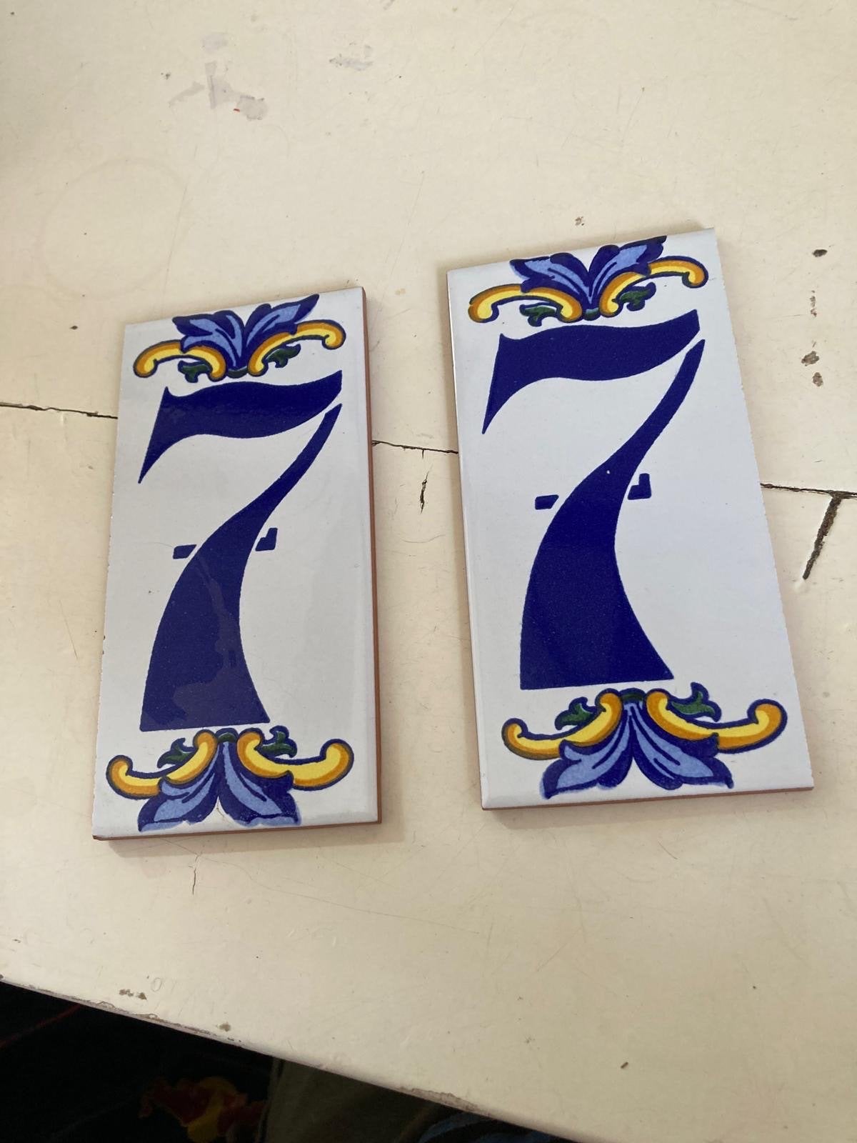 Spaanse vintage geglazuurde huisnummer 77, Ophalen of Verzenden