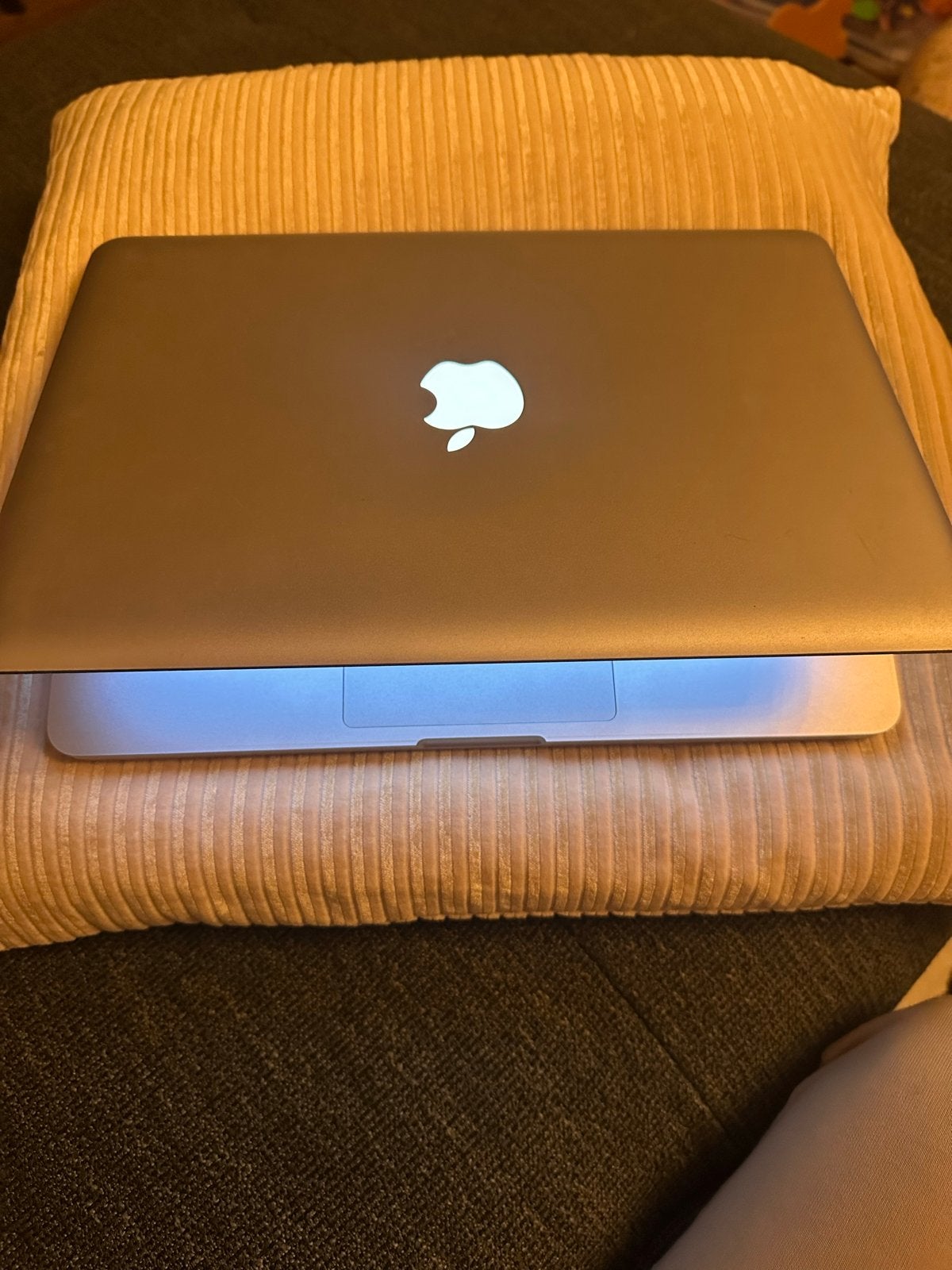 Foto 4 van MacBook Pro (13-inch, Early 2011) - 16GB RAM, 320GB SSD