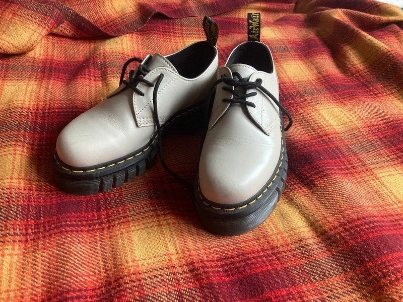Dr. Martens (maat 40), Schoenen met lage hakken, Ophalen of Verzenden, Grijs, Dr. Martens