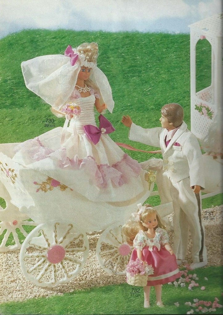 Patronen voor bruidskleding voor Barbie, Ken en meisje 17 cm, Ophalen of Verzenden, Zo goed als nieuw, Barbie