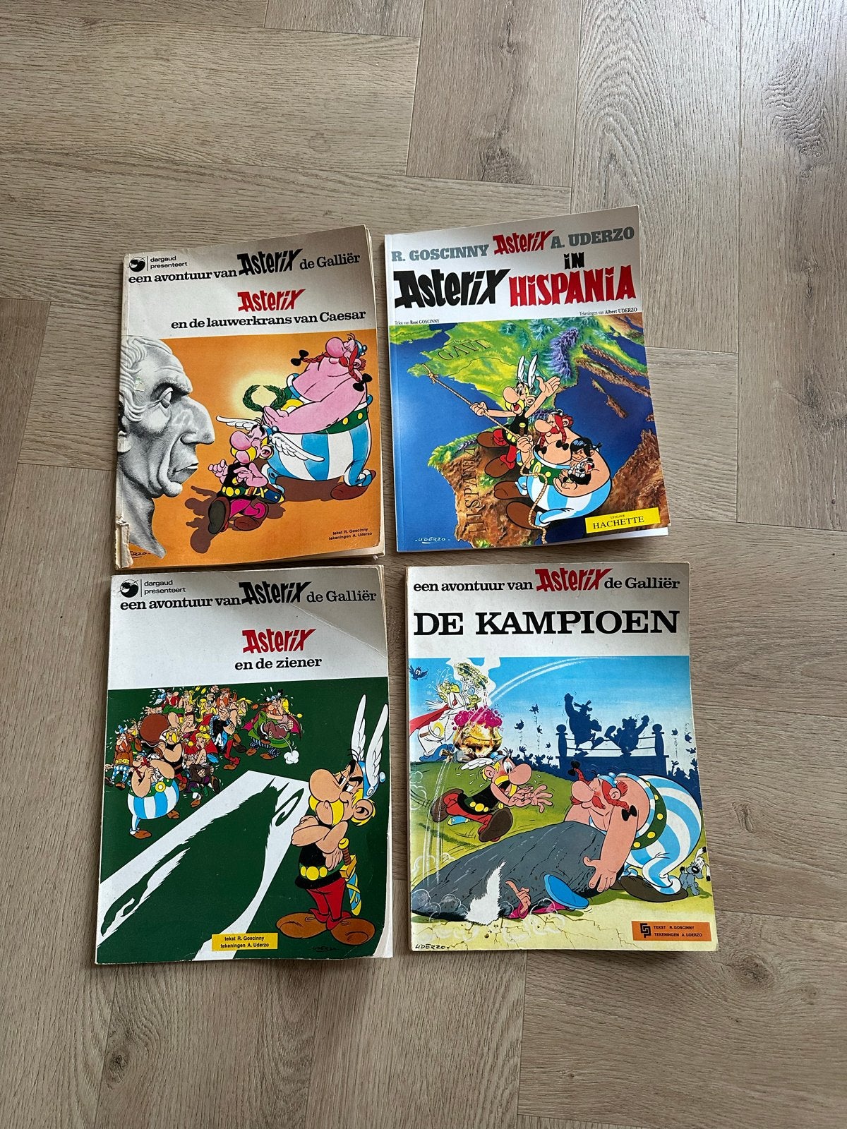 Asterix stripboeken - 4 delen, Meerdere stripboeken, Ophalen of Verzenden, Gelezen