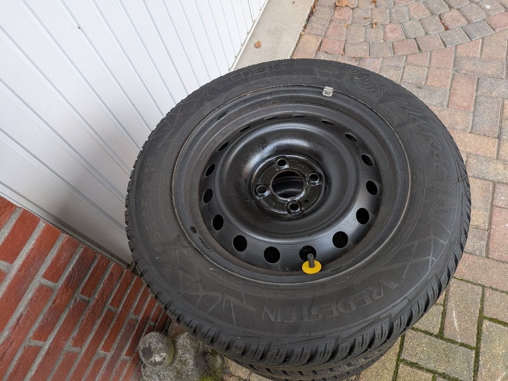 Vredestein Winterbanden op stalen velg - 15 inch, Ophalen, Gebruikt, 15 inch, Banden en Velgen