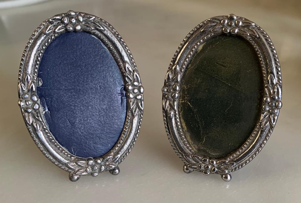 2 identieke verzilverde fotolijstjes, Antiek en Kunst, Ophalen of Verzenden