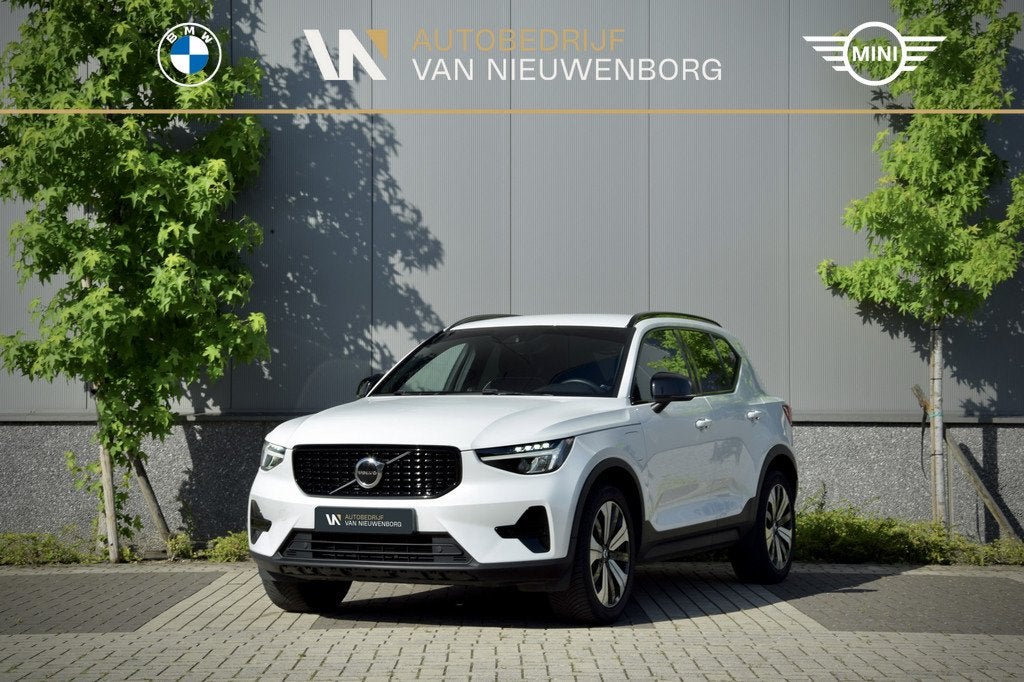 Volvo XC40 1.5 T4 Plug-in Hybrid Recharge Plus Dark Facelift, Auto's, Volvo, Gebruikt, Met garantie (alle), Wit, Plug-in hybride