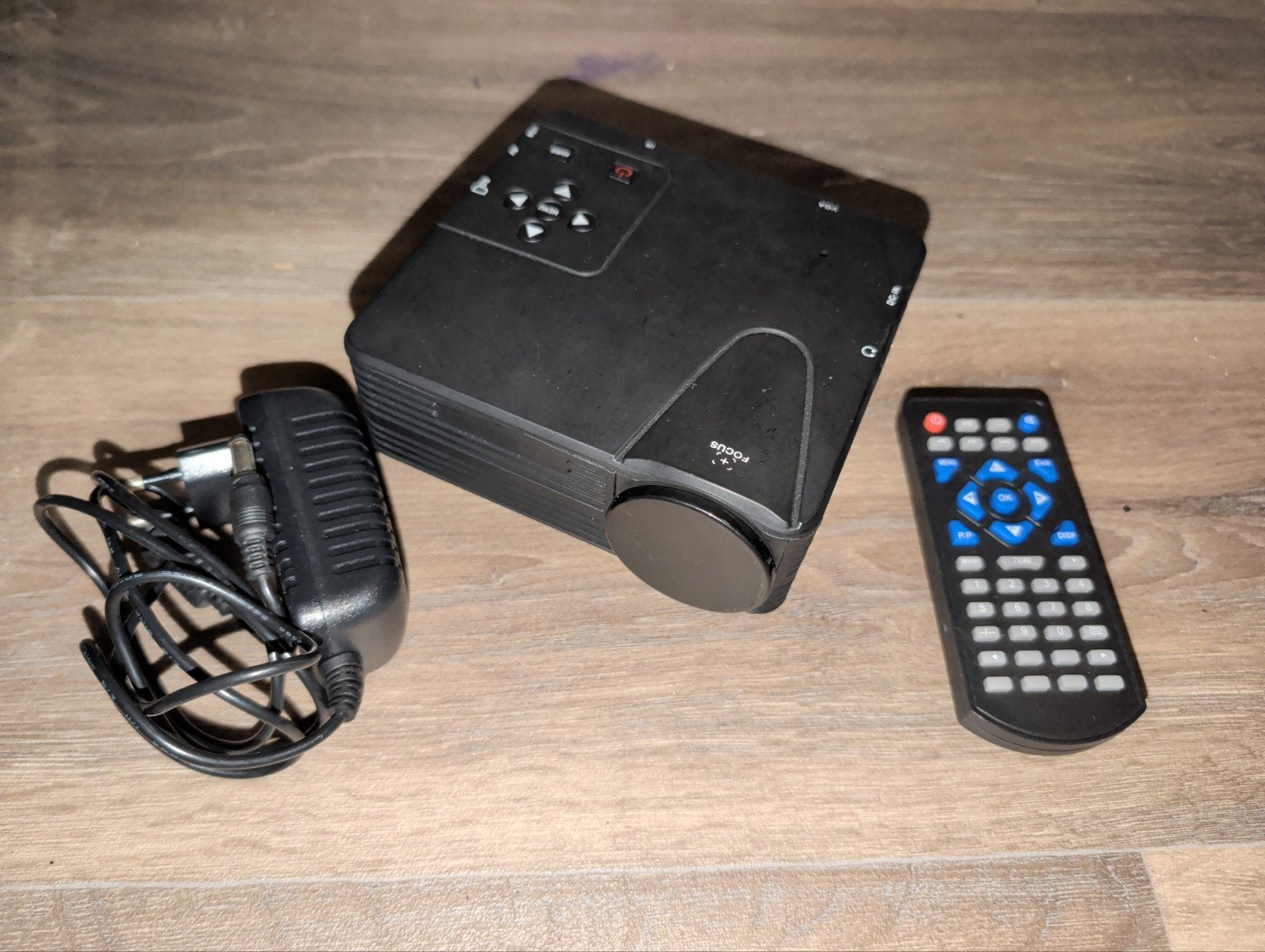 Compacte LED Beamer / Projector - Model H100, Audio, Tv en Foto, Gebruikt, Onbekend, LED, Ophalen of Verzenden