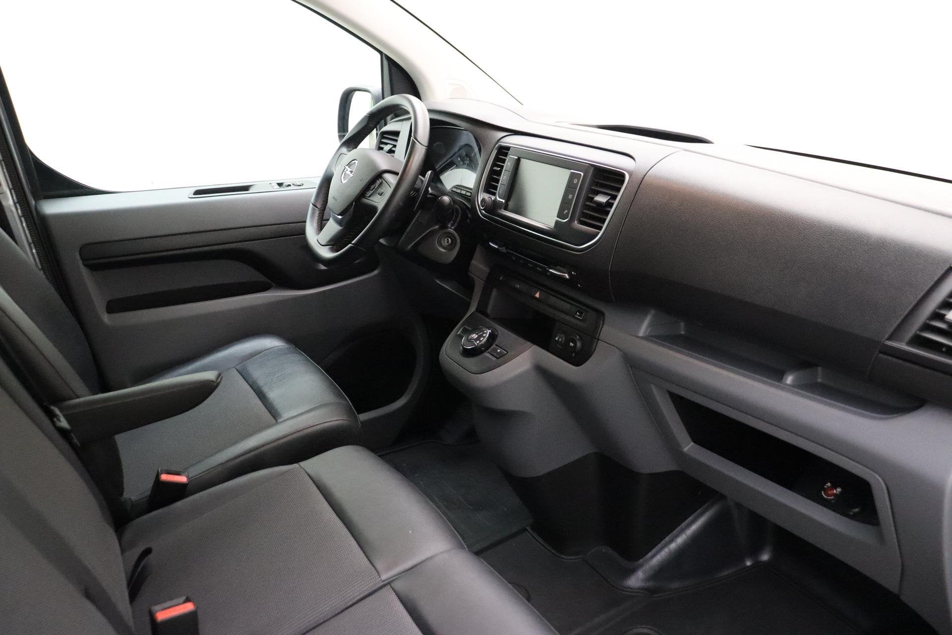 Opel Vivaro 2.0 CDTI L3H1 Innovation 180 PK Automaat | Navig, Auto's, Bestelauto's, Gebruikt, Euro 6, 4 cilinders, Origineel Nederlands