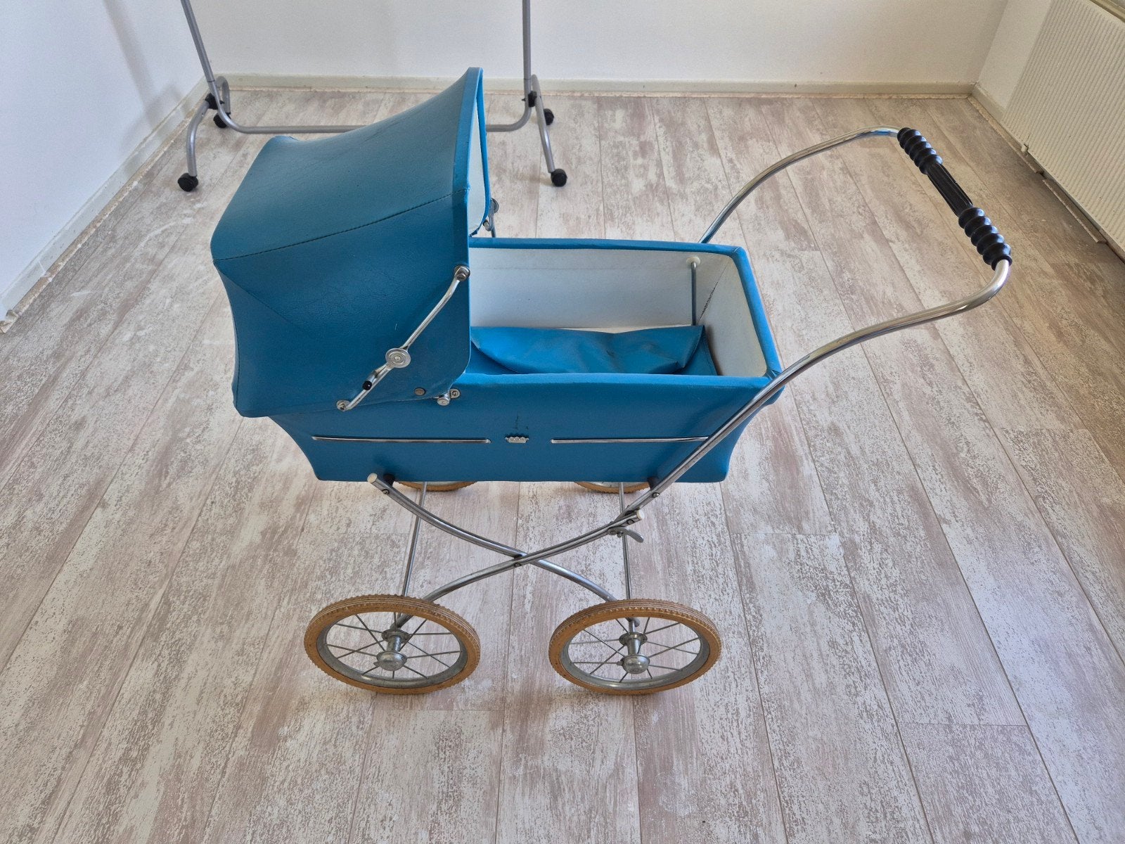 Vintage poppenwagen jaren 70. Heeft nog een kleinbeeld aanda, Ophalen, Gebruikt, Kinderwagen, Overige merken