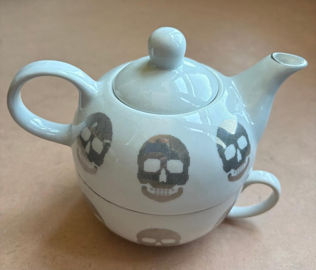 Leuk porseleinen theepotje met theekop, Zara Home, Huis en Inrichting, Keuken | Servies, Overige typen, Ophalen of Verzenden, Zo goed als nieuw
