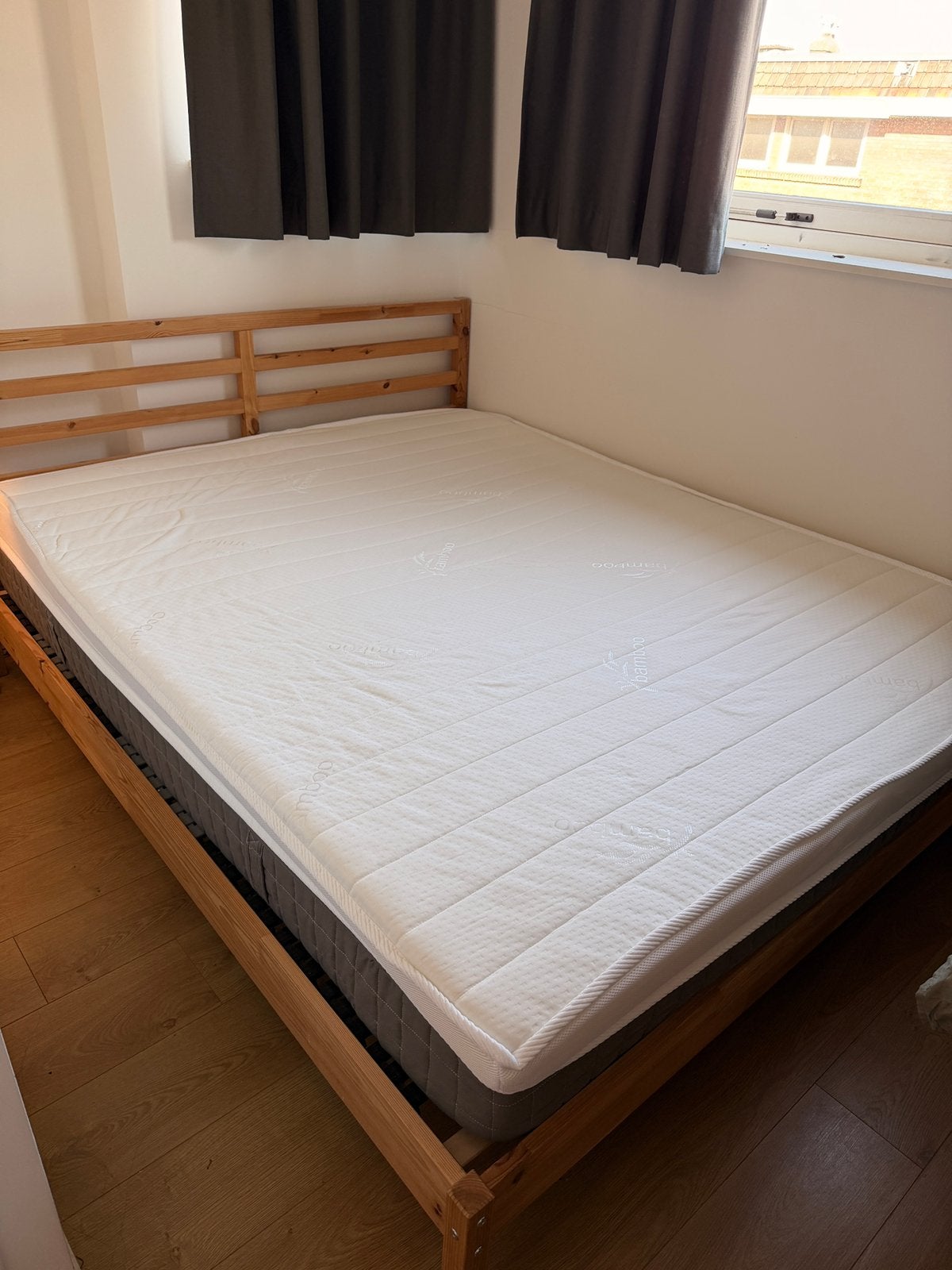 FREE - Ikea bamboo bed + two mattresses, Huis en Inrichting, Slaapkamer | Bedden, Ophalen, Gebruikt, Wit, Tweepersoons