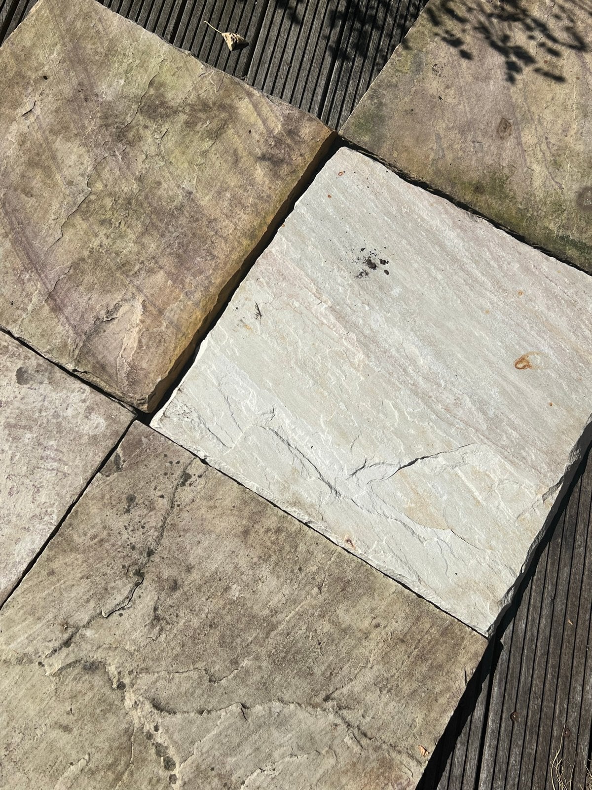 Natuurstenen tuintegels 60x60 cm - Geel, wit, roze tinten, Doe-het-zelf en Verbouw, Tegels, Ophalen, Gebruikt, 5 tot 10 m², Vloertegels