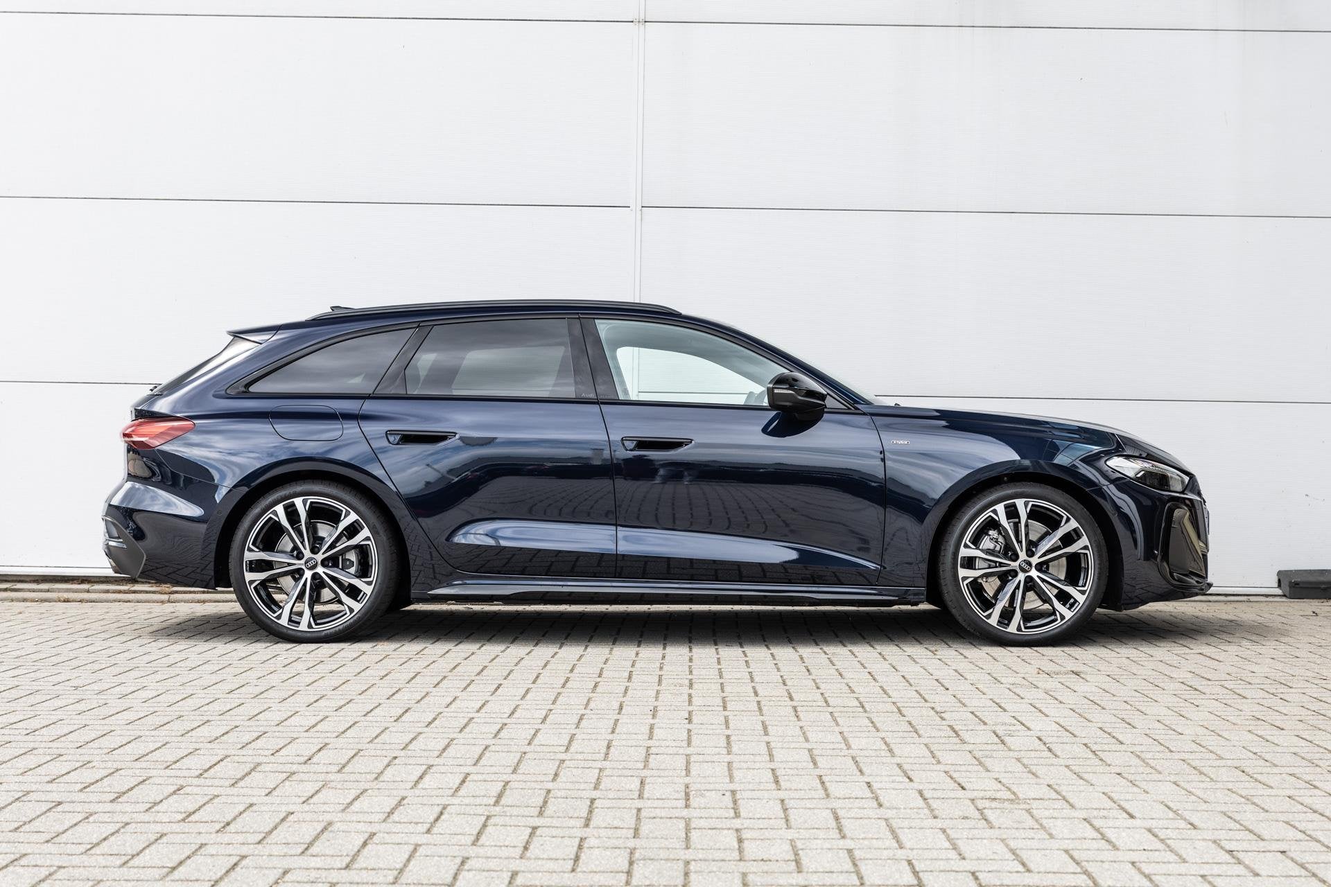 Audi A5 Avant 2.0 e-hybrid 299pk quattro S edition | Trekhaa, Automaat, Automatische klimaatregeling, Stof, 4 cilinders