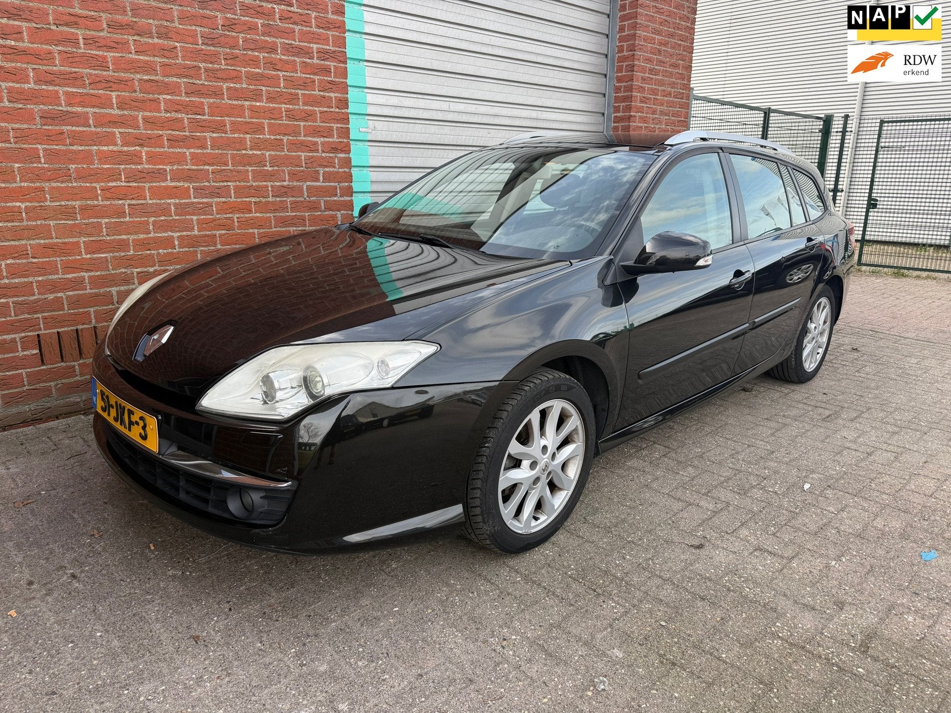 Renault Laguna Estate 2.0 16V Sélection Business NAV.+ Clim, Laguna, Gebruikt, 4 cilinders, Zwart