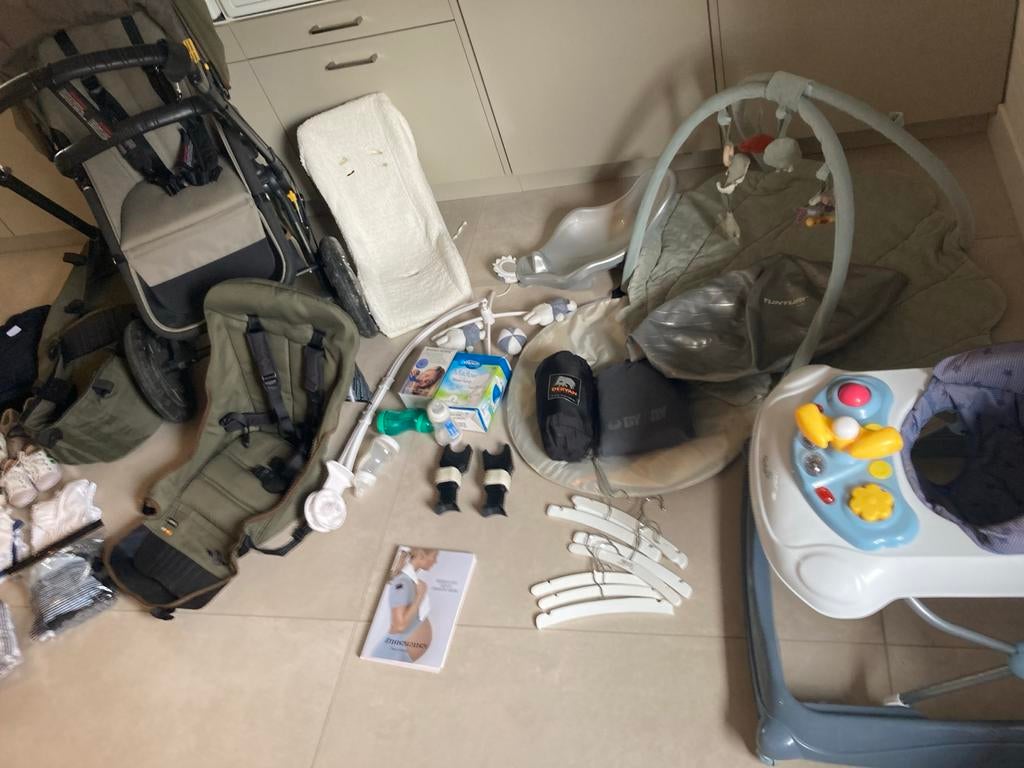 Baby uitzet groot: Bugaboo kinderwagen, Kidsmill box etc., Ophalen, Zo goed als nieuw, Met 1 controller