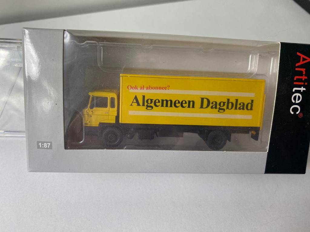 1:87 DAF 1900/2300-“ALGEMEEN DAGBLAD” + accessoires, Hobby en Vrije tijd, Modelauto's | 1:87, Ophalen of Verzenden, Nieuw, Bus of Vrachtwagen