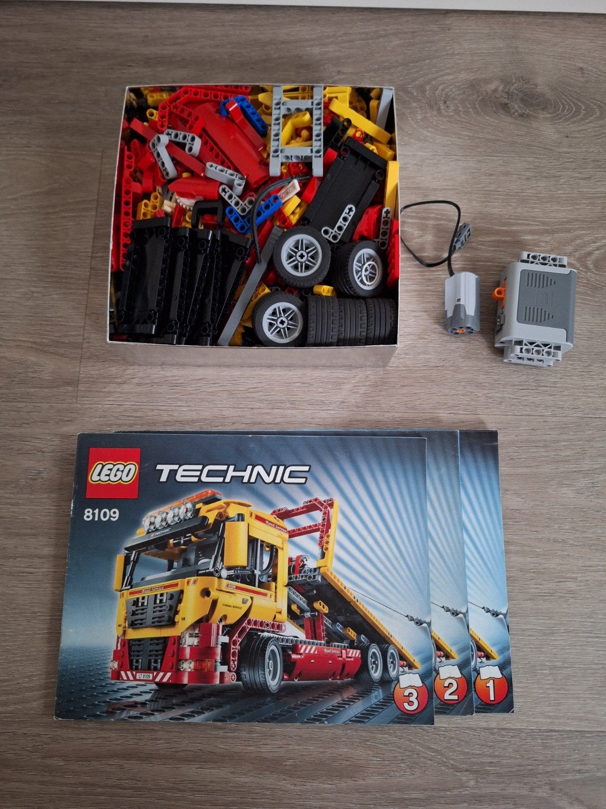 lego Technic 8109 -  Flatbed Truck, Kinderen en Baby's, Speelgoed | Duplo en Lego, Ophalen of Verzenden, Gebruikt, Lego