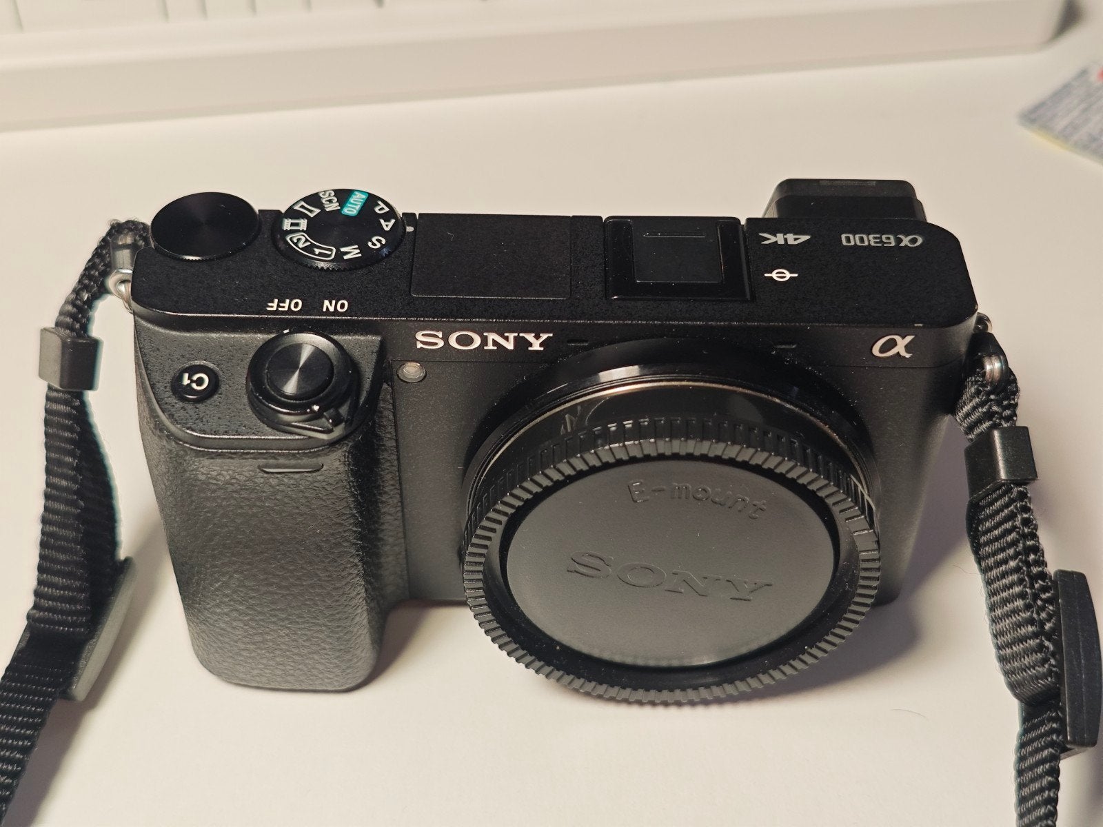 Sony A6300 + 16-50mm Kit Lens, Ophalen of Verzenden