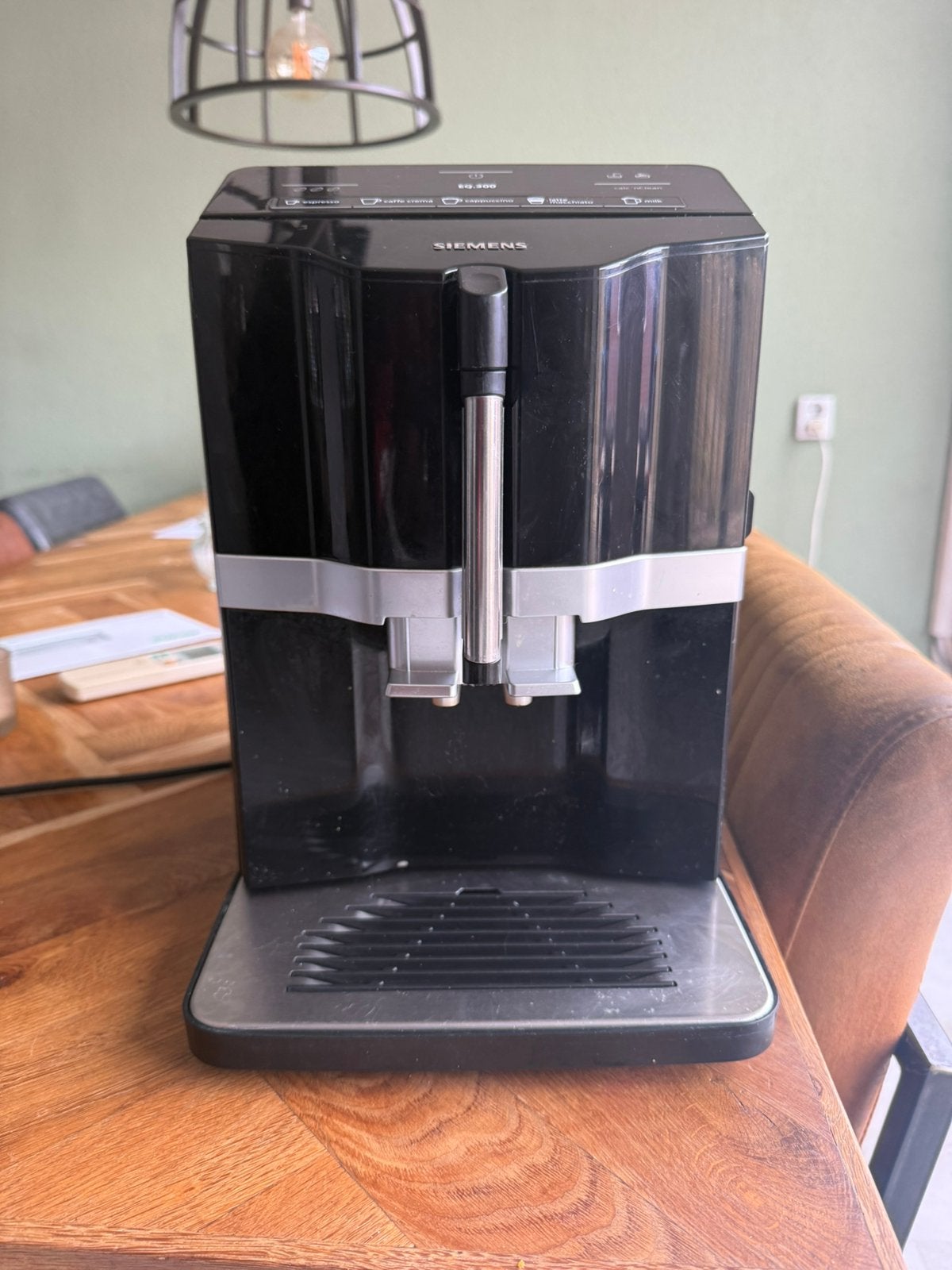 Siemens EQ 300, Gebruikt, Koffiemachine, Afneembaar waterreservoir, Koffiebonen