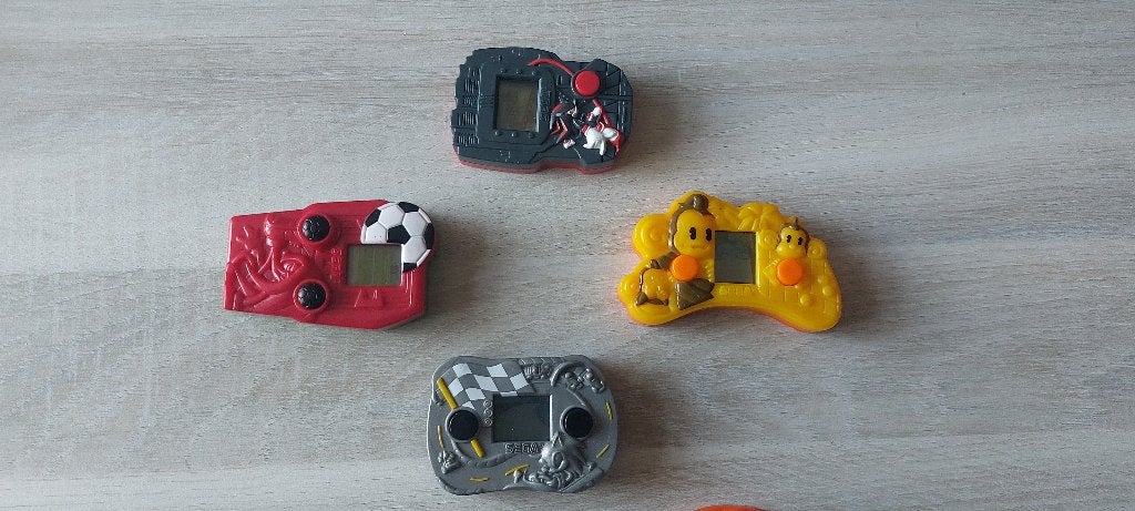 SEGA Sonic handhelds 4 stuks met Sonic figuur, Verzamelen, Ophalen of Verzenden