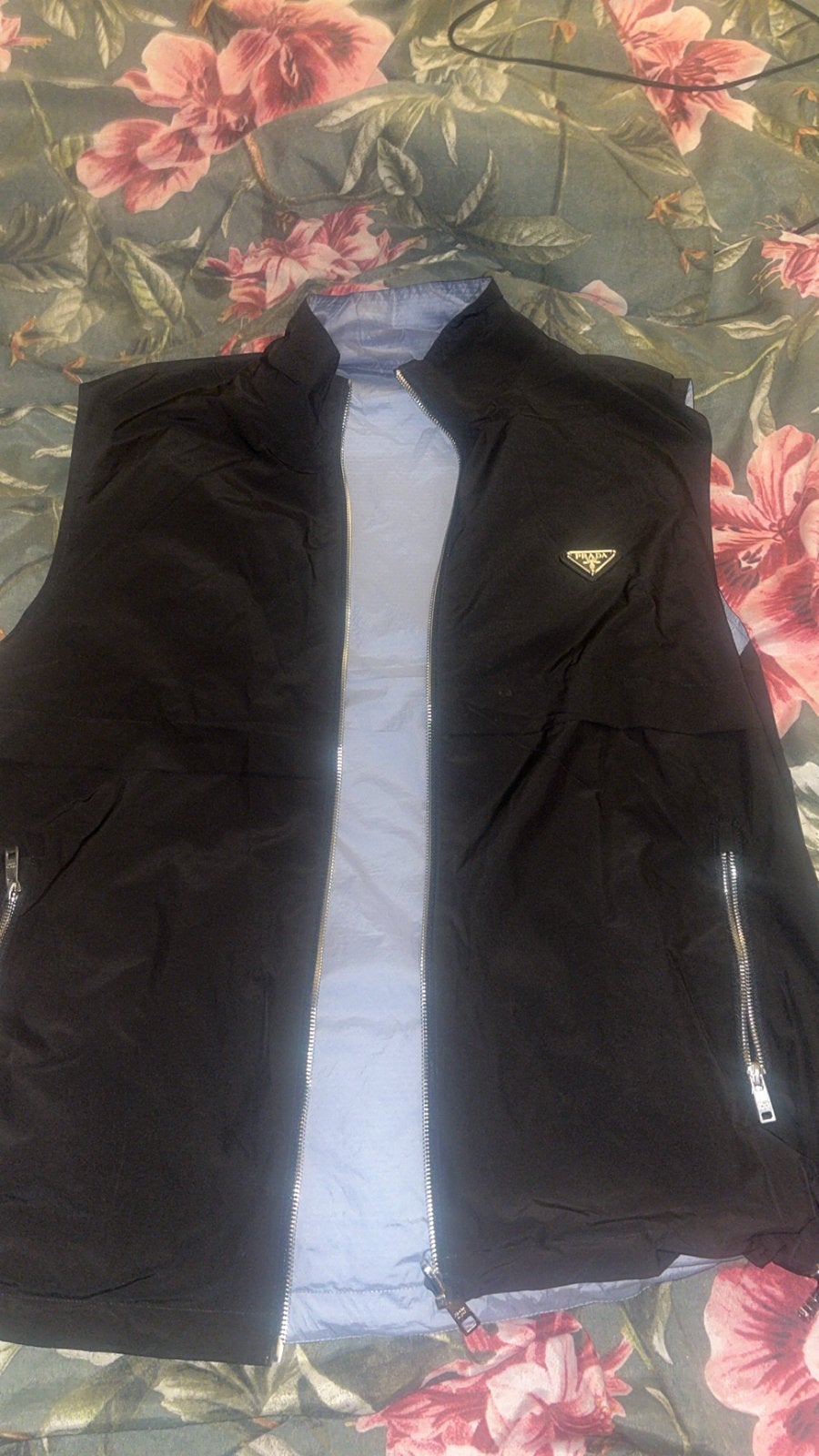 Prada Dubbelzijdige Bodywarmer Zwart/Grijs, Ophalen of Verzenden, Gedragen, Maat 42/44 (L), Zwart