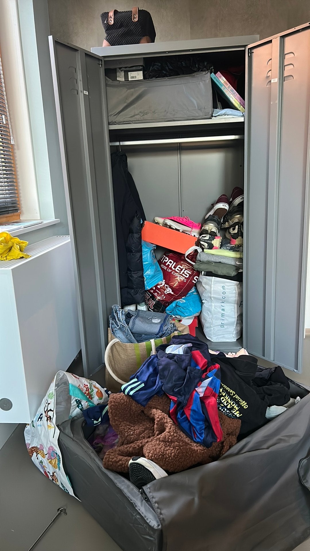 Partij kleding 400 euro (waarde minimaal 3x zoveel), Ophalen, Zo goed als nieuw, Tweepersoons, Stapelbed