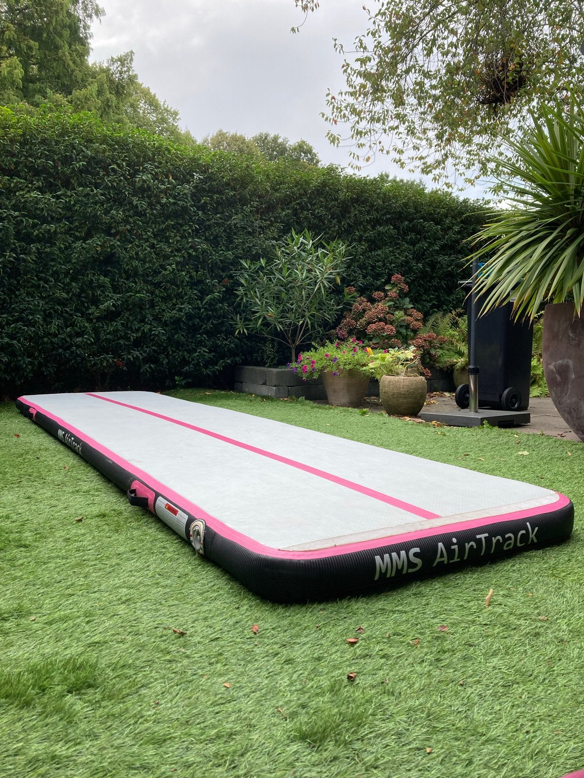 MMS AirTrack met pomp en accessoires 4 meter, Ophalen, Materiaal, Zo goed als nieuw, Roze